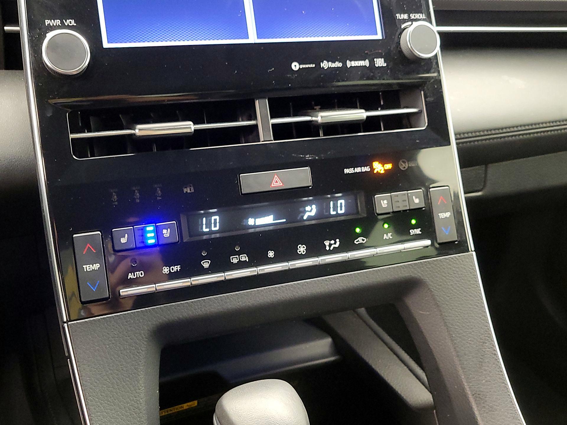 Thumbnail: 2019 Toyota Avalon - 16