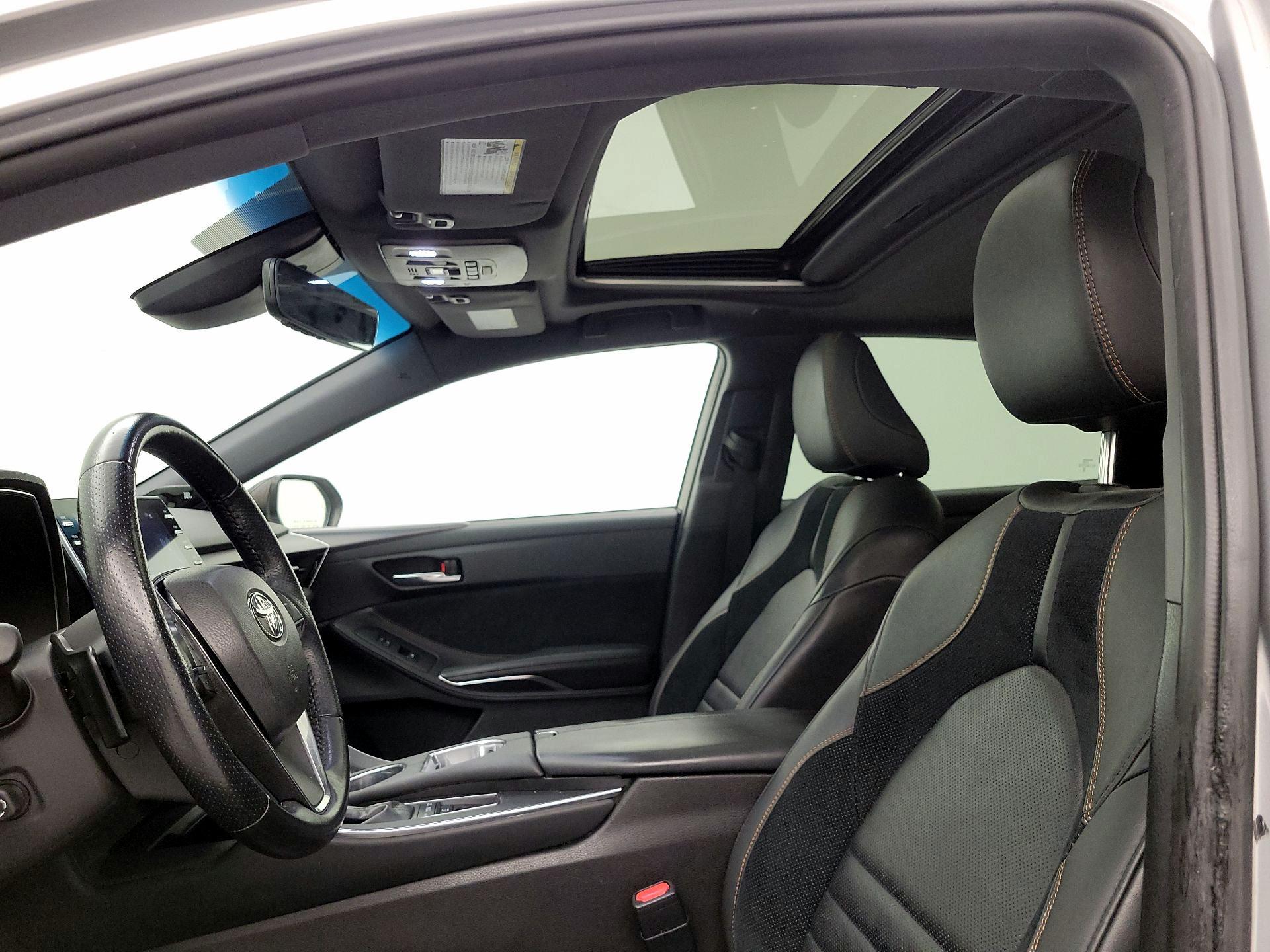 Thumbnail: 2019 Toyota Avalon - 18