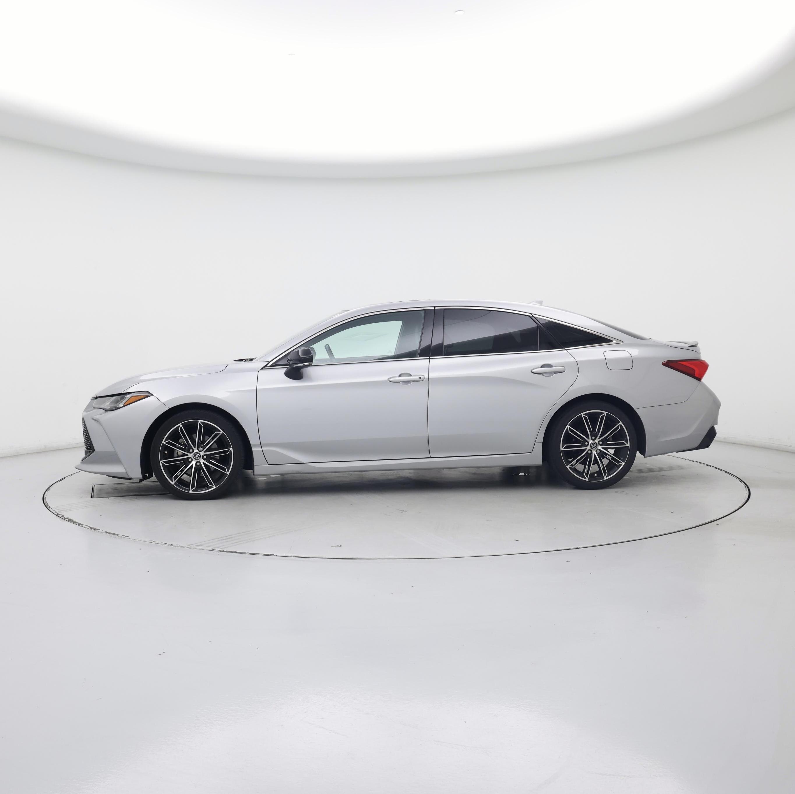 Thumbnail: 2019 Toyota Avalon - 3