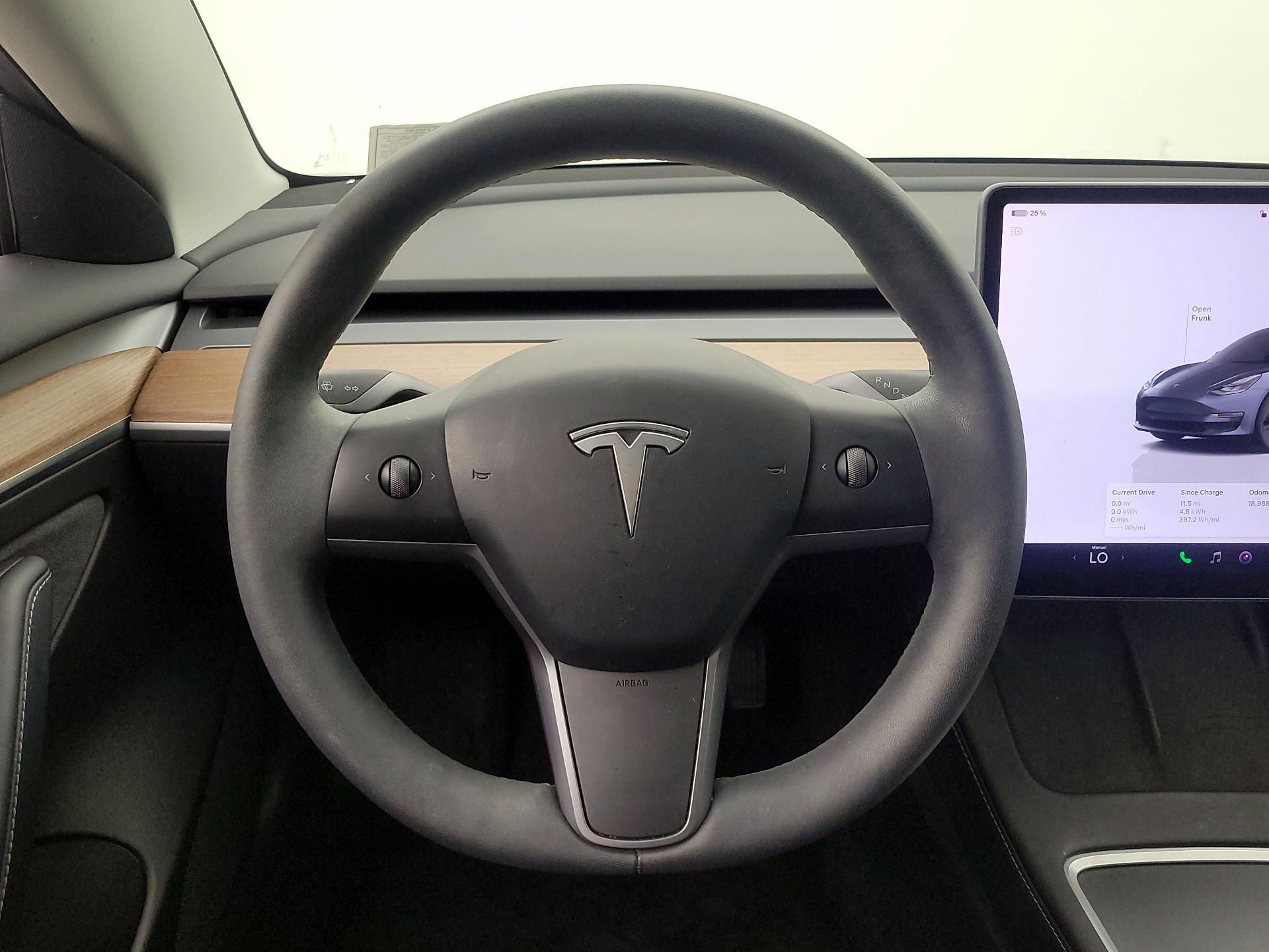 Thumbnail: 2023 Tesla Model 3 - 10