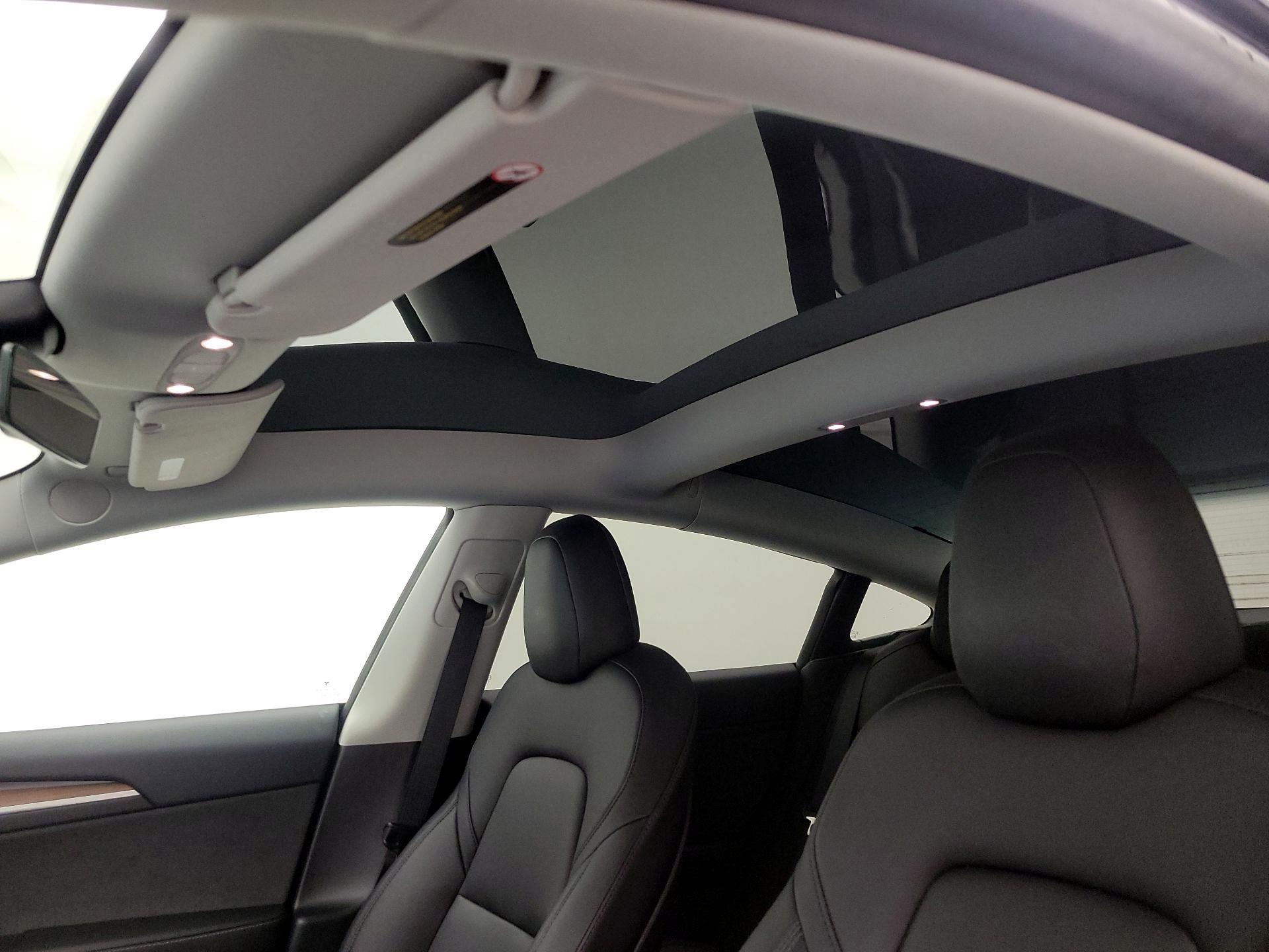 Thumbnail: 2023 Tesla Model 3 - 18