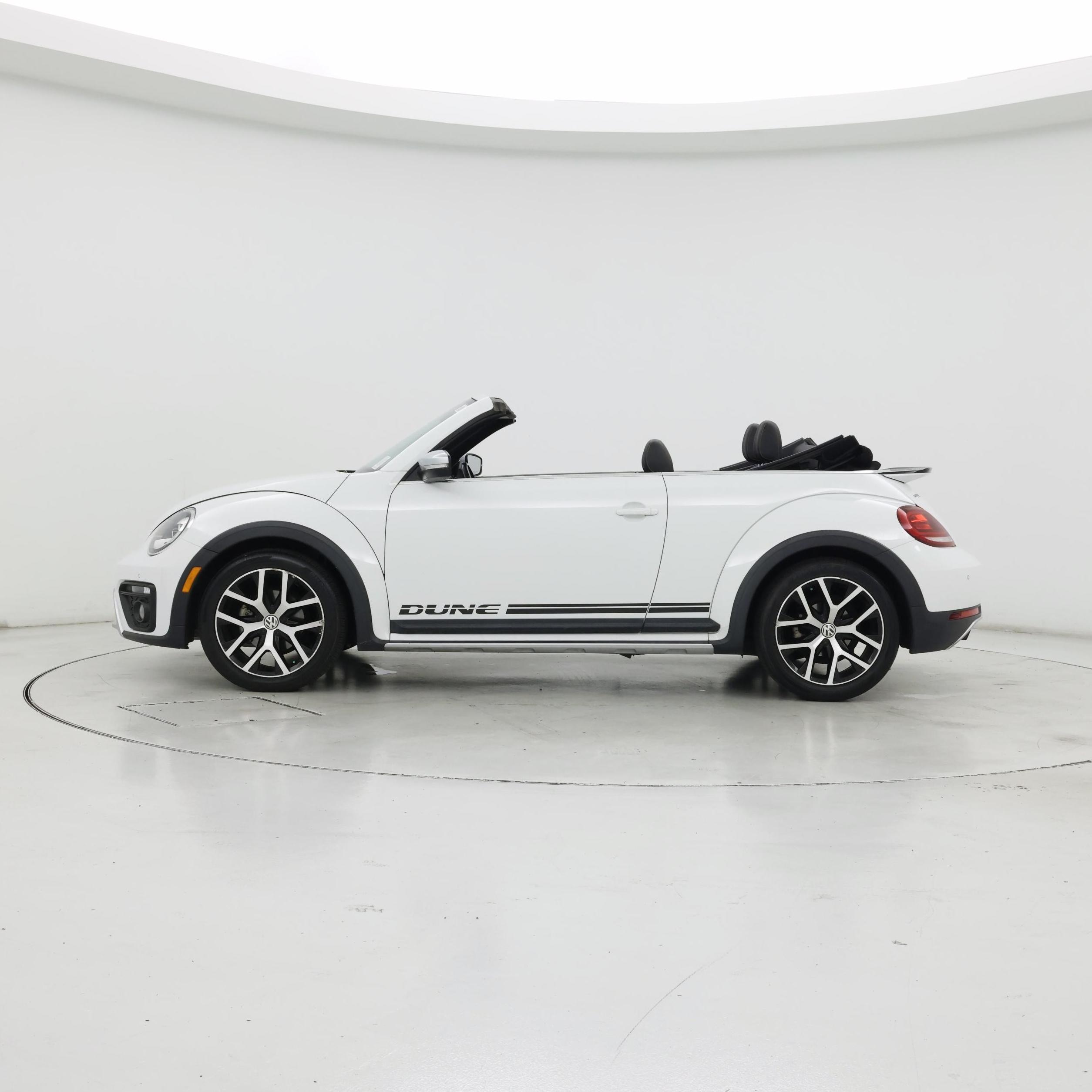 Thumbnail: 2017 Volkswagen Beetle - 3