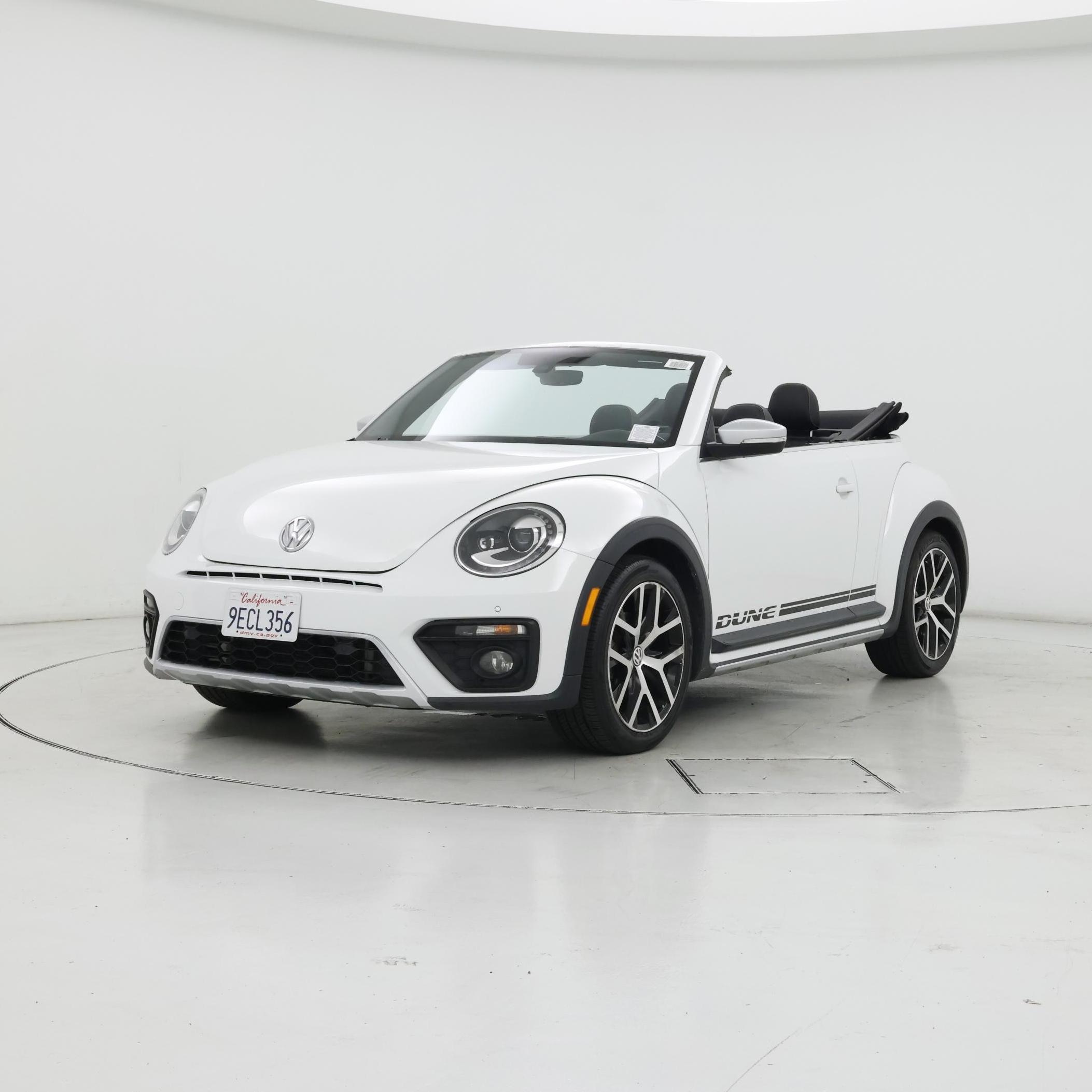 Thumbnail: 2017 Volkswagen Beetle - 4