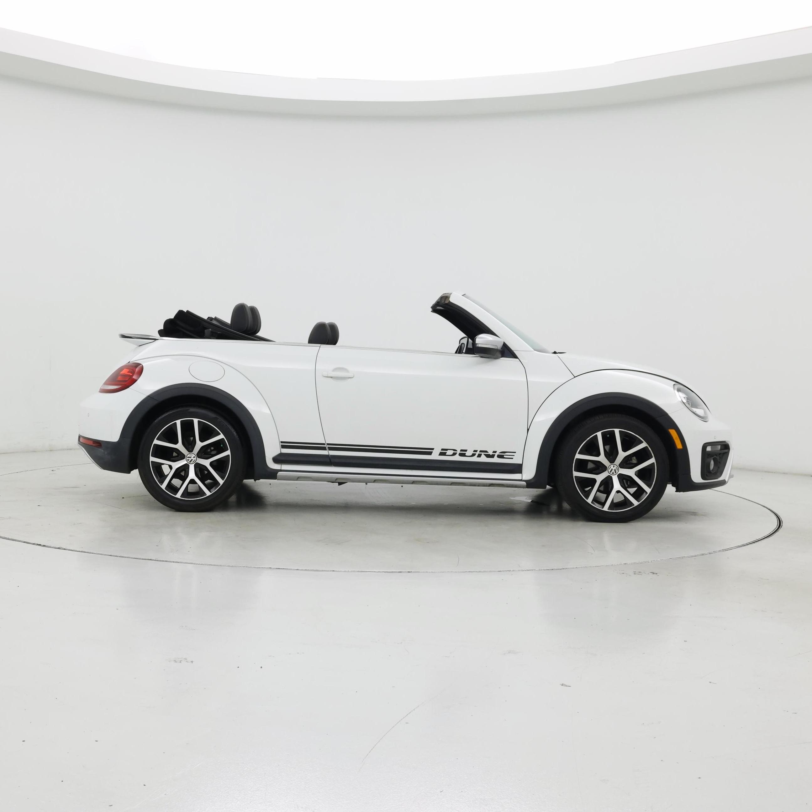 Thumbnail: 2017 Volkswagen Beetle - 7
