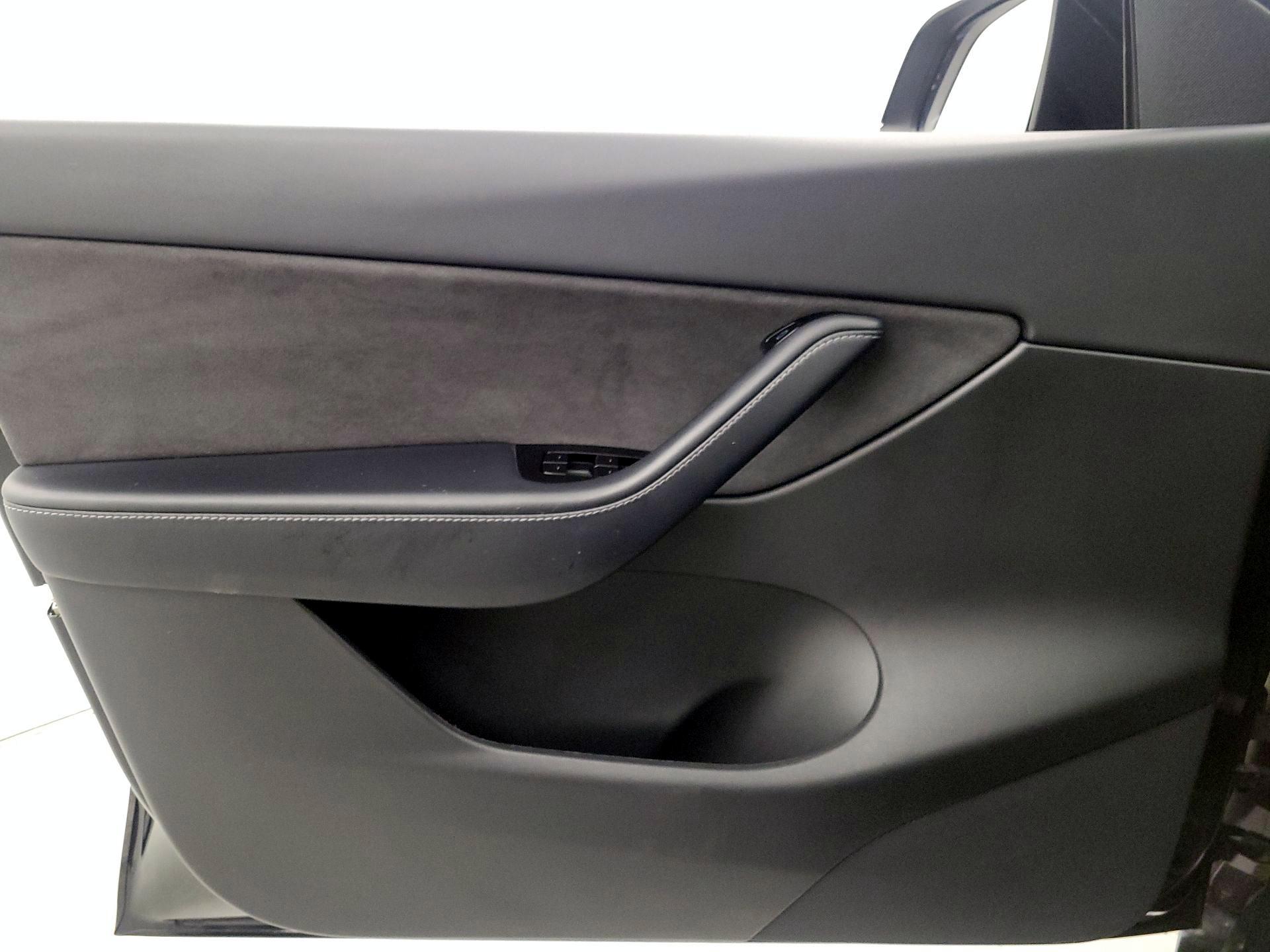 Thumbnail: 2021 Tesla Model Y - 12