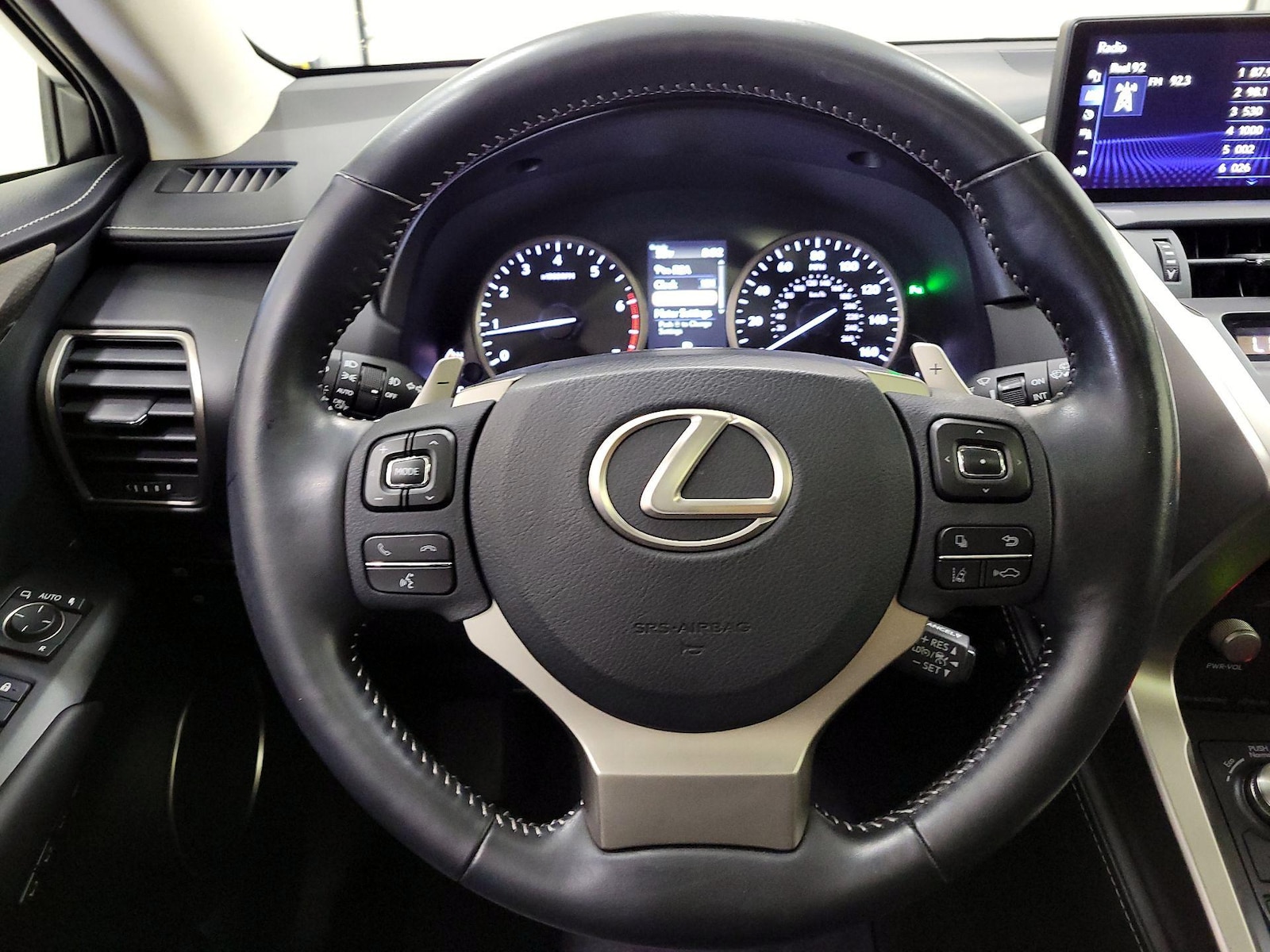 2020 Lexus NX 300 - Photo 11