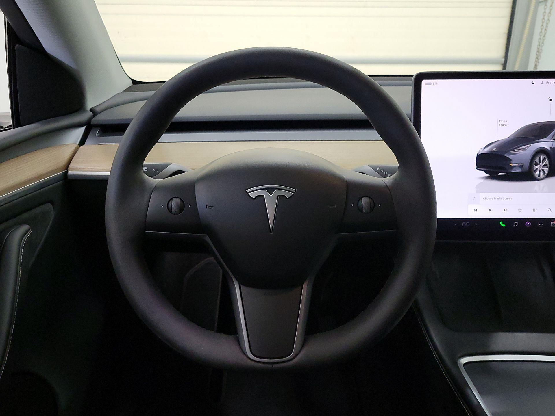Thumbnail: 2023 Tesla Model Y - 10