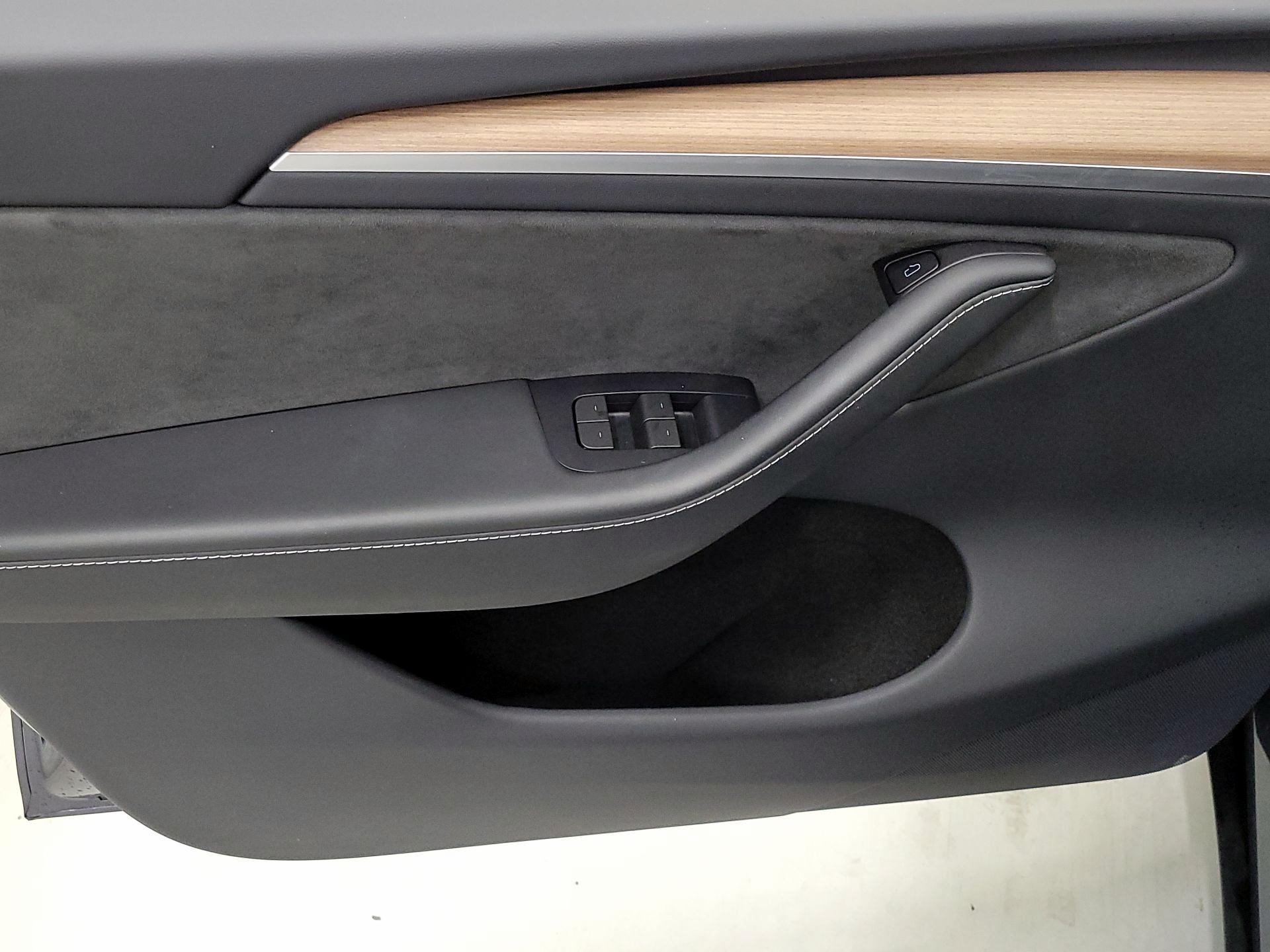 Thumbnail: 2023 Tesla Model Y - 12