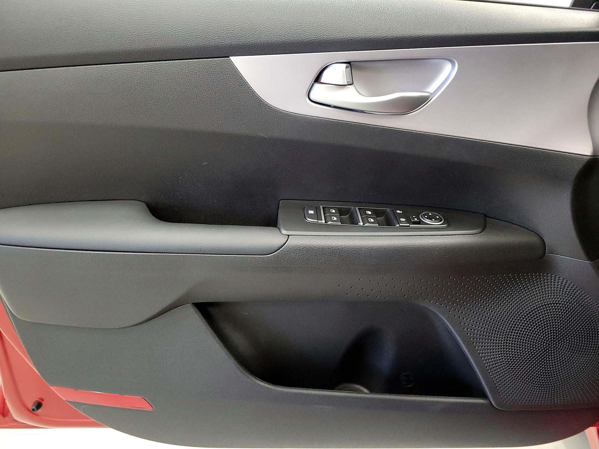 Thumbnail: 2024 Kia Forte - 12