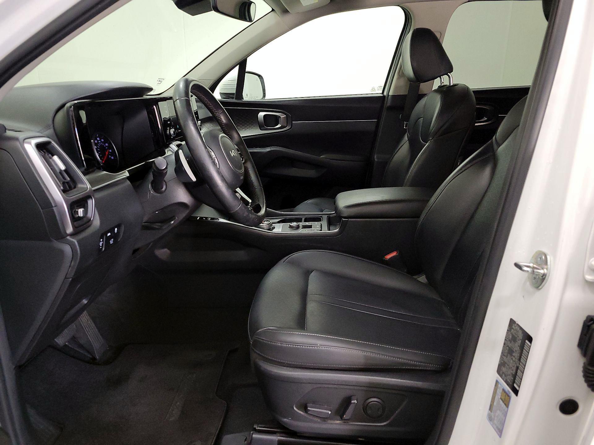 Thumbnail: 2023 Kia Sorento - 11
