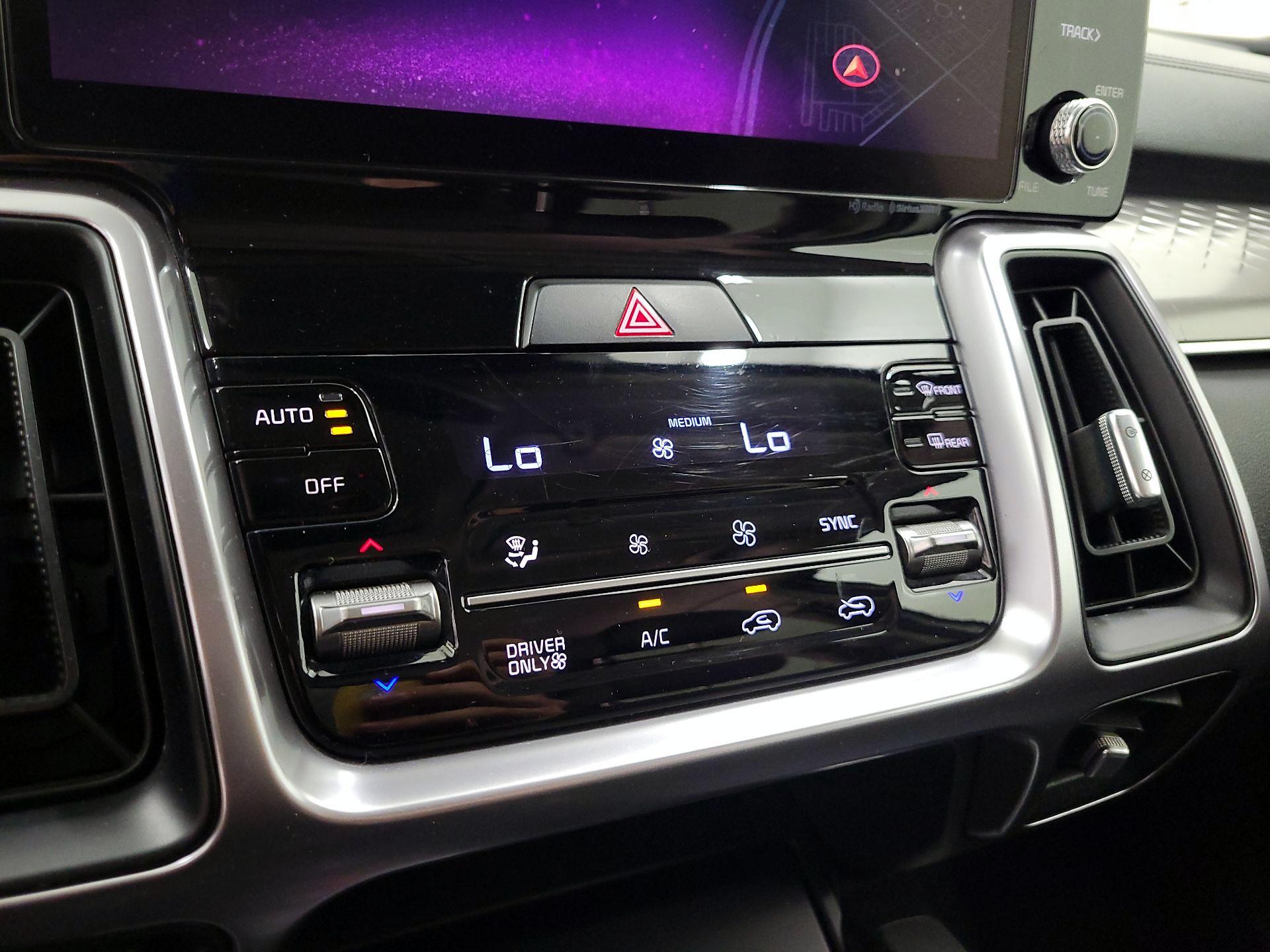 Thumbnail: 2023 Kia Sorento - 17