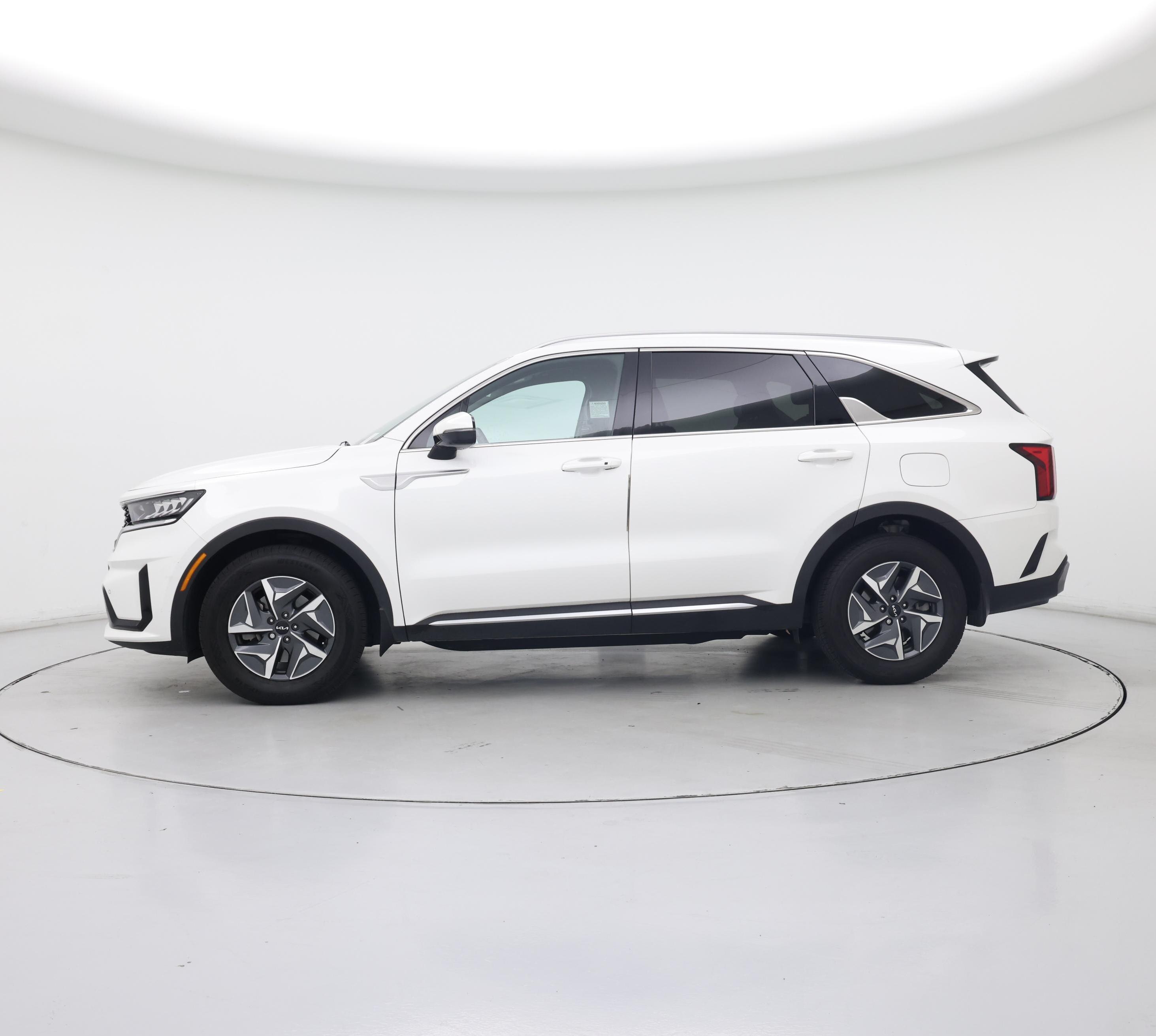 Thumbnail: 2023 Kia Sorento - 3