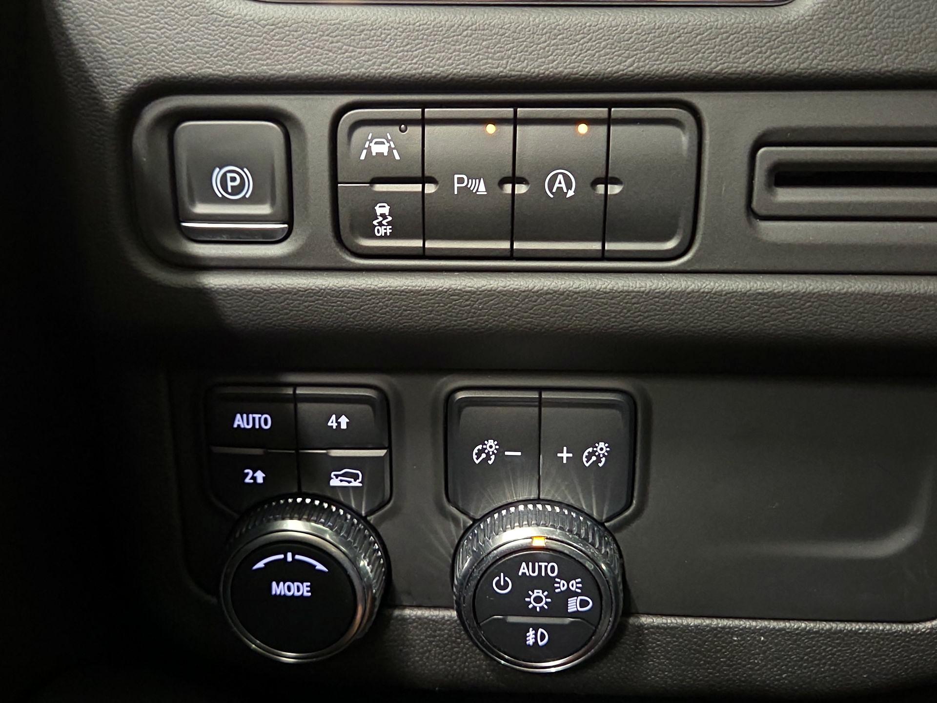 Thumbnail: 2023 GMC Yukon - 13
