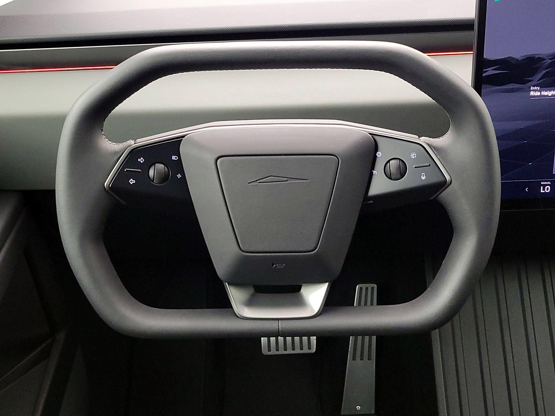 Thumbnail: 2025 Tesla Cybertruck - 10