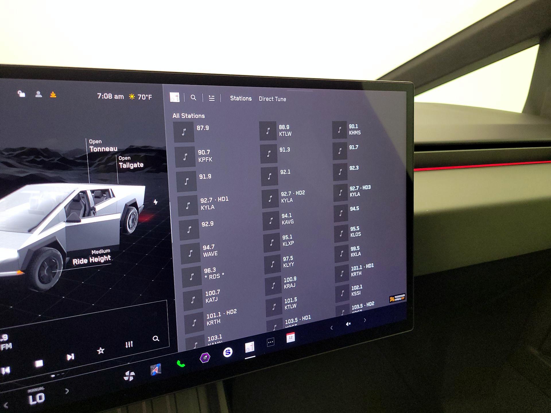 Thumbnail: 2025 Tesla Cybertruck - 15