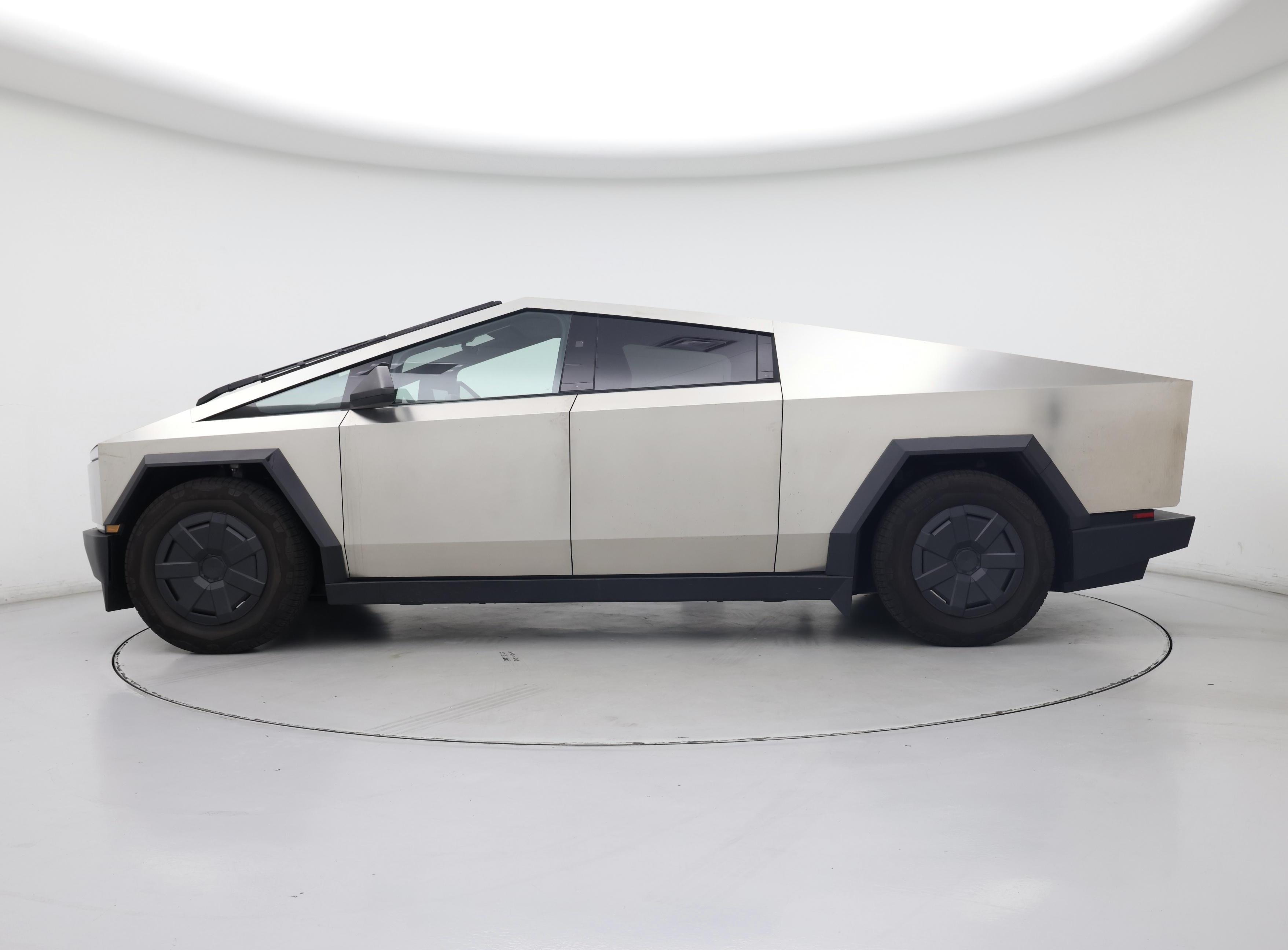 Thumbnail: 2025 Tesla Cybertruck - 3