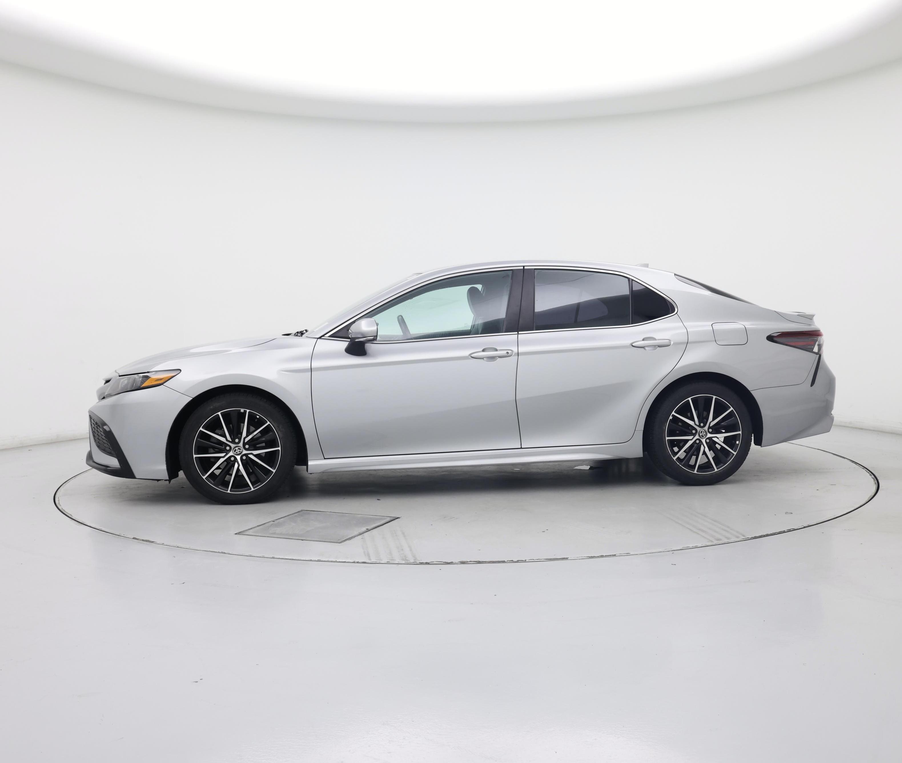 Thumbnail: 2021 Toyota Camry - 3