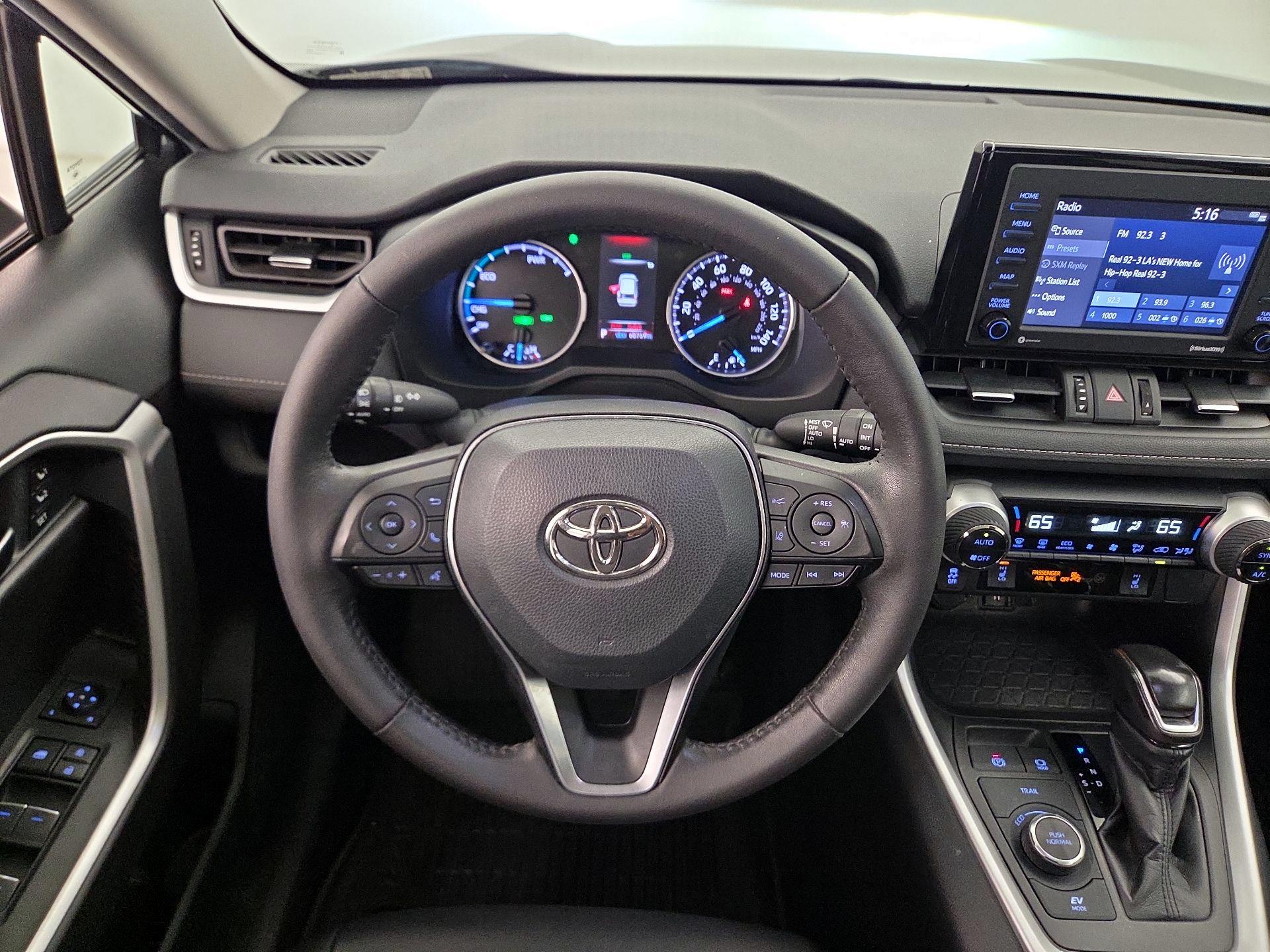 Thumbnail: 2022 Toyota RAV4 - 10