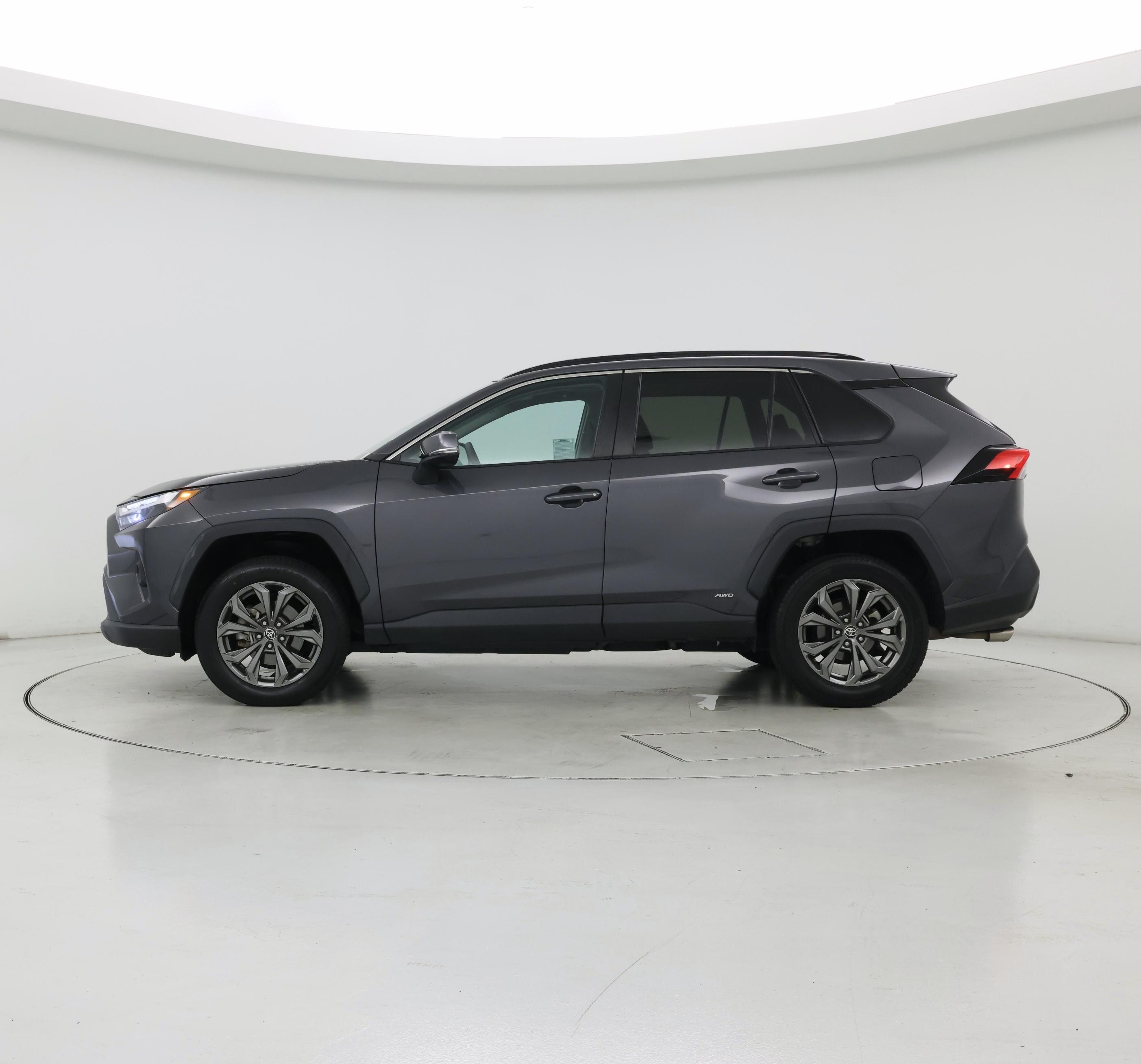 Thumbnail: 2022 Toyota RAV4 - 3