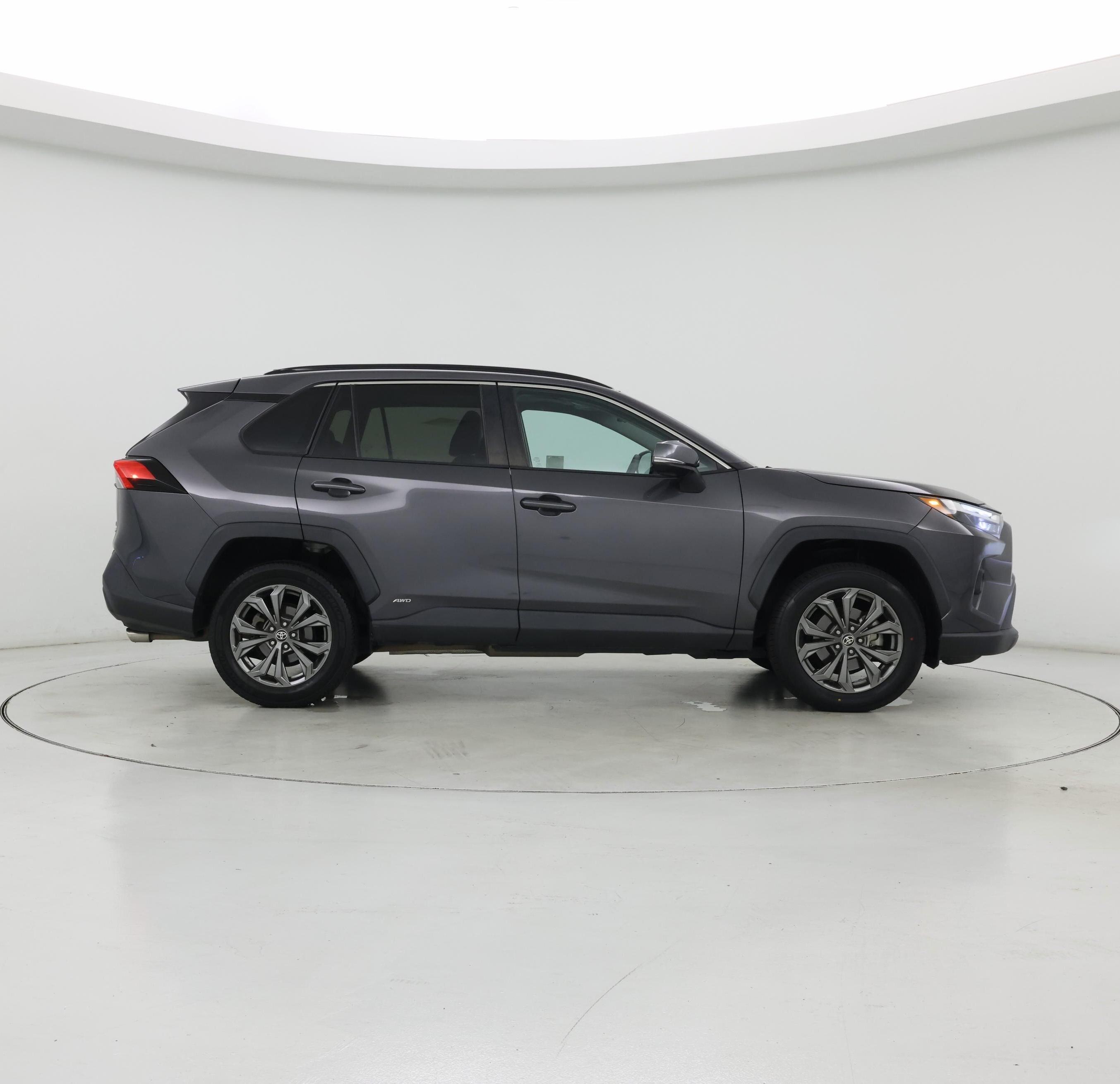 Thumbnail: 2022 Toyota RAV4 - 7