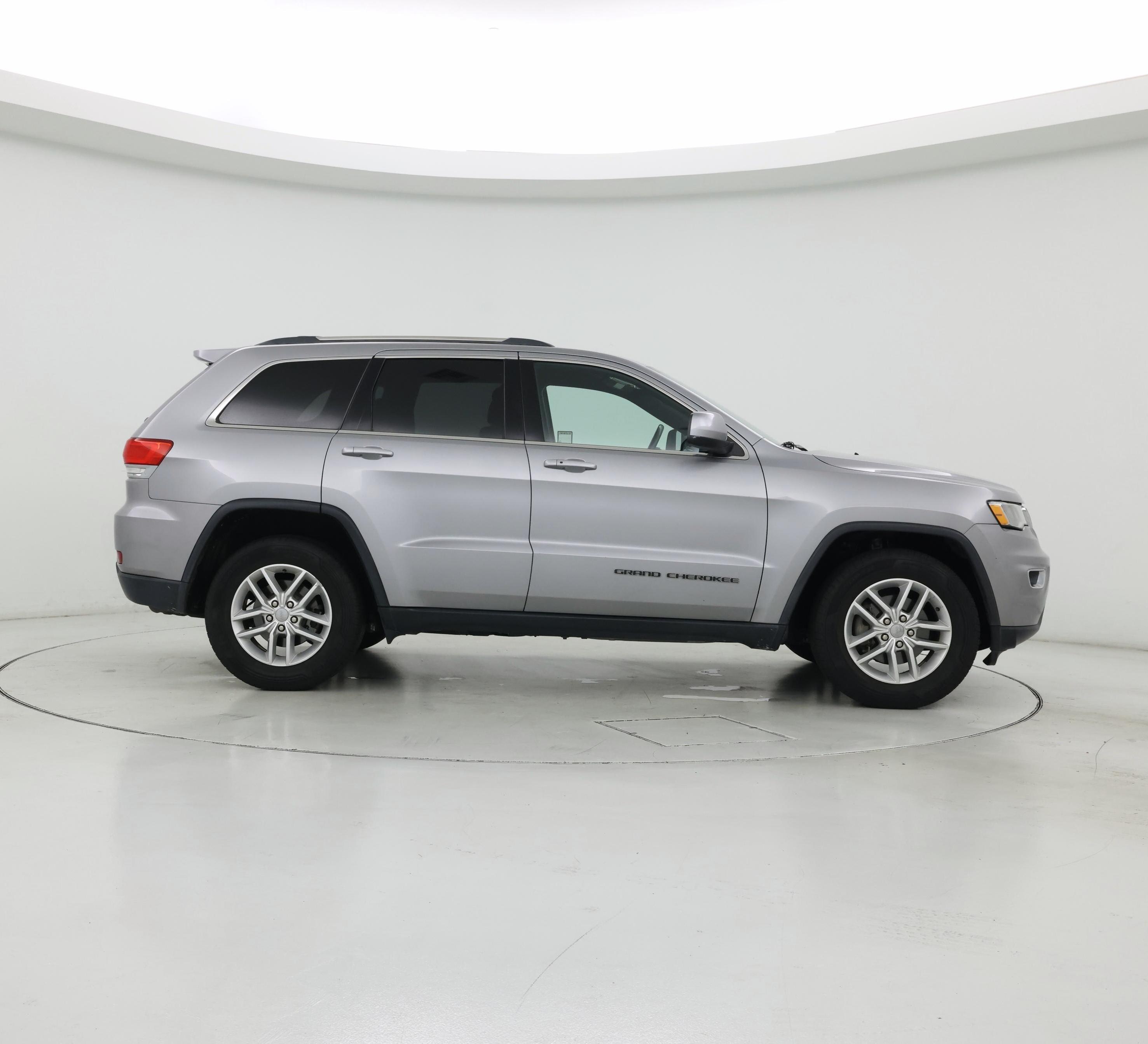 Thumbnail: 2017 Jeep Grand Cherokee - 7
