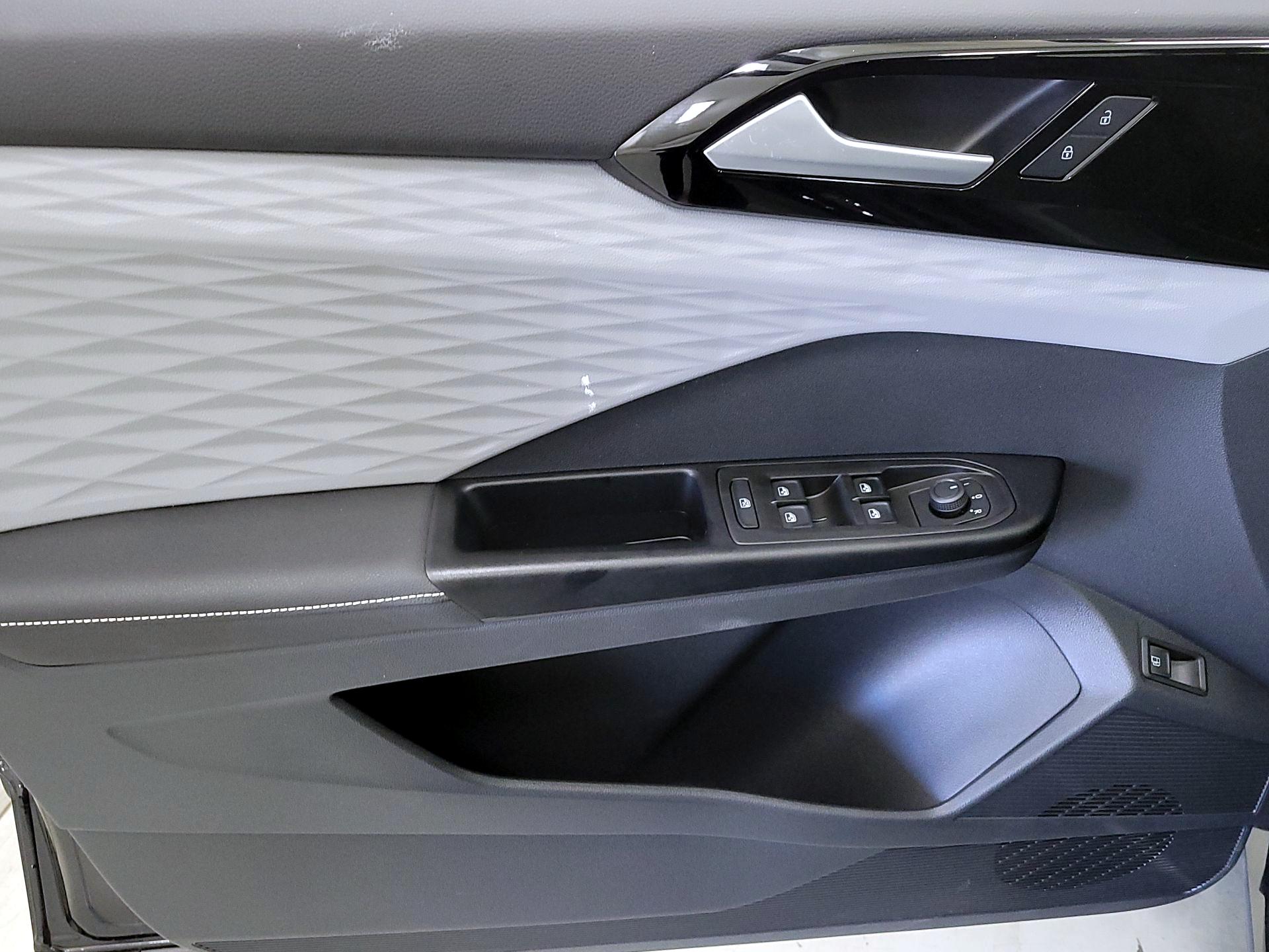 Thumbnail: 2024 Volkswagen Taos - 12