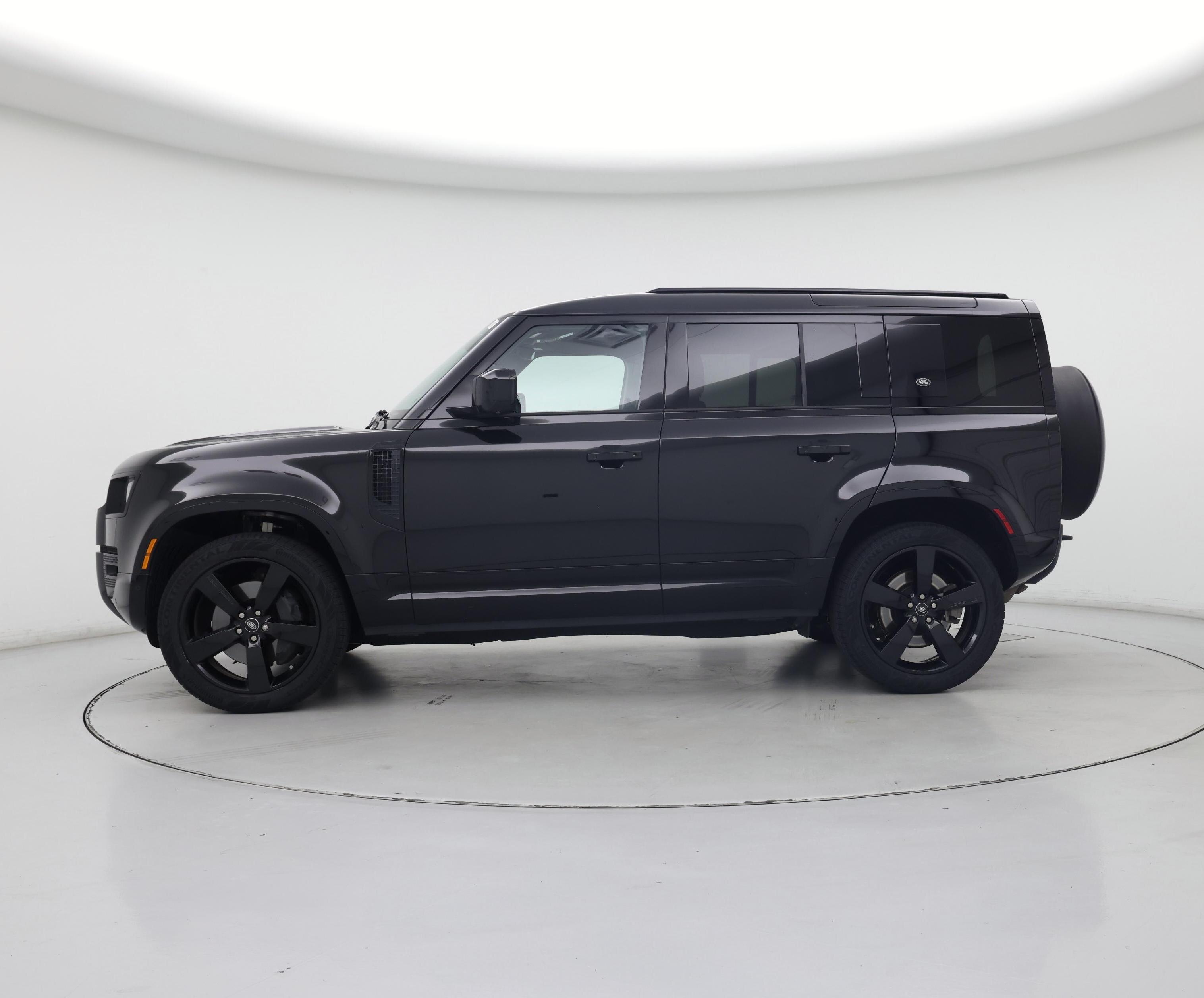 Thumbnail: 2024 Land Rover Defender - 3