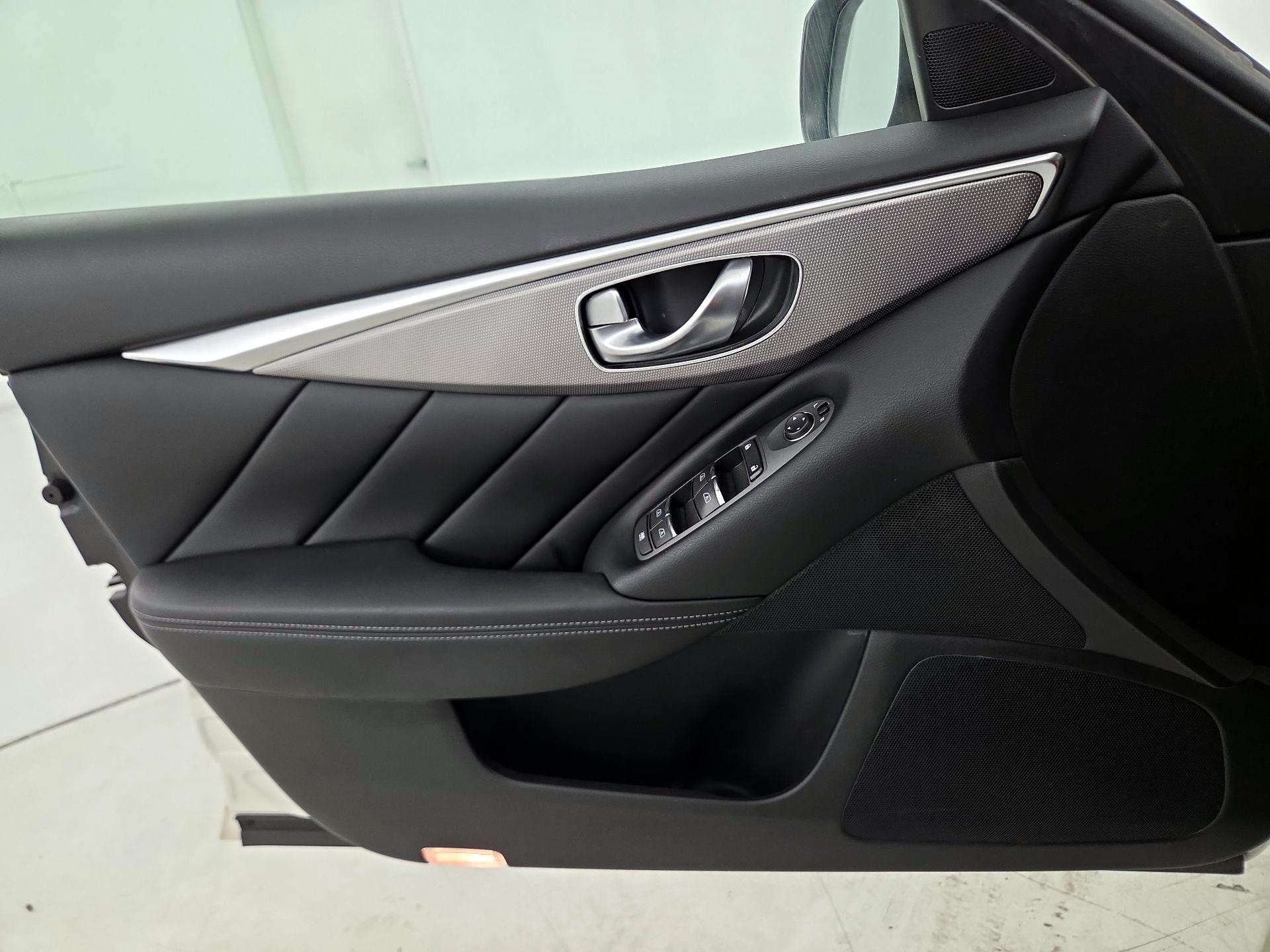 Thumbnail: 2016 INFINITI Q50 - 12