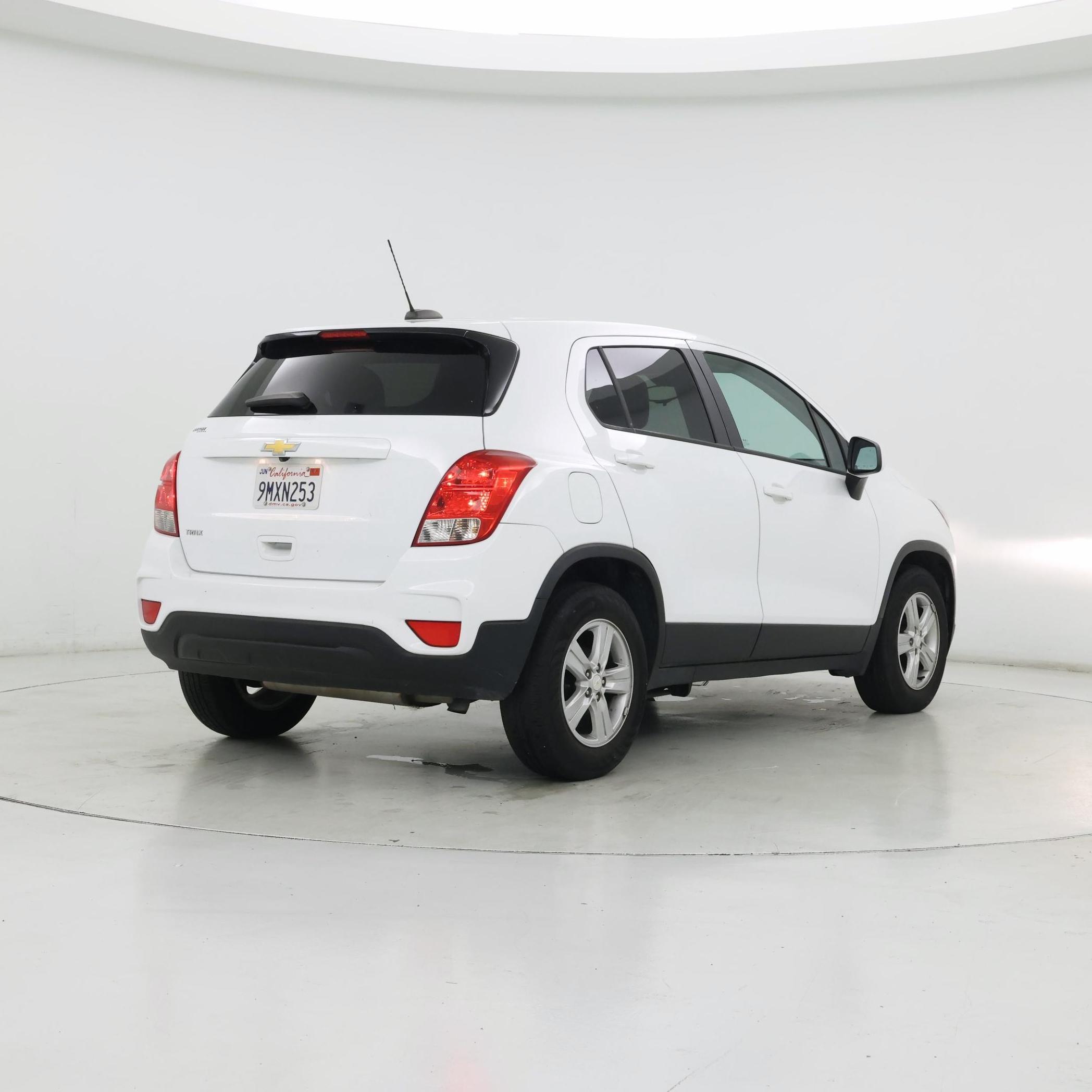 Thumbnail: 2022 Chevrolet Trax - 8