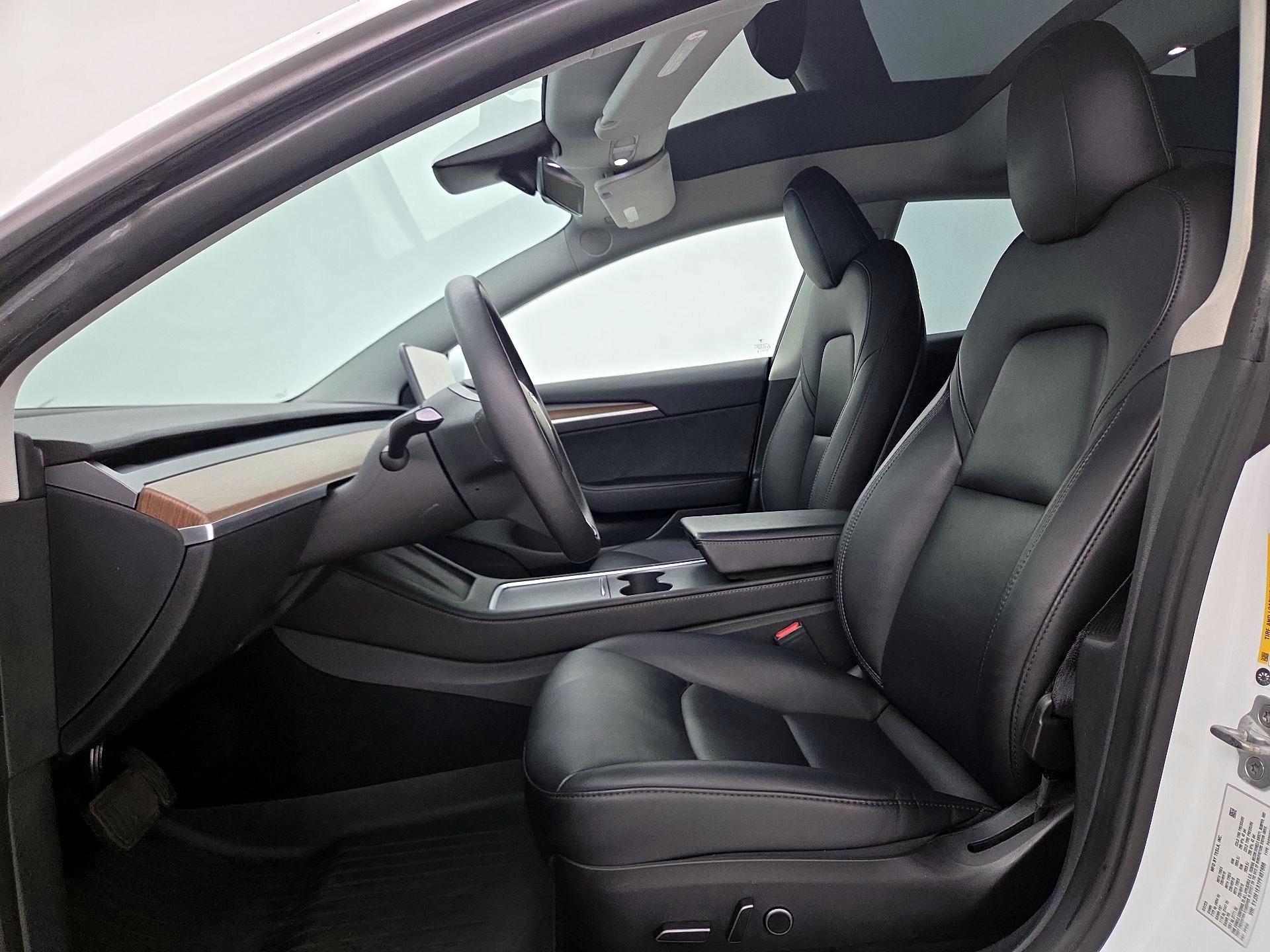 Thumbnail: 2023 Tesla Model 3 - 11