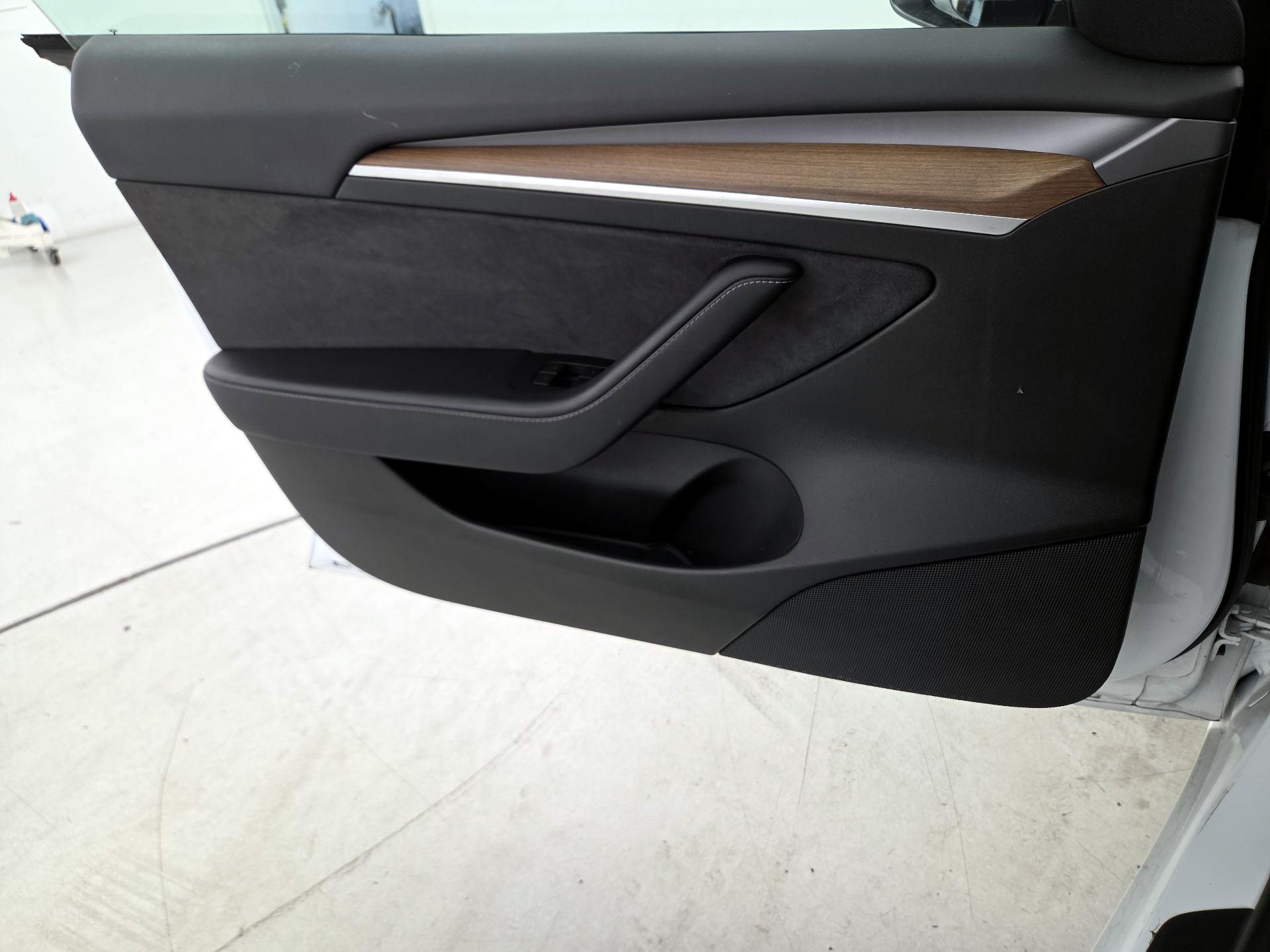 Thumbnail: 2023 Tesla Model 3 - 12