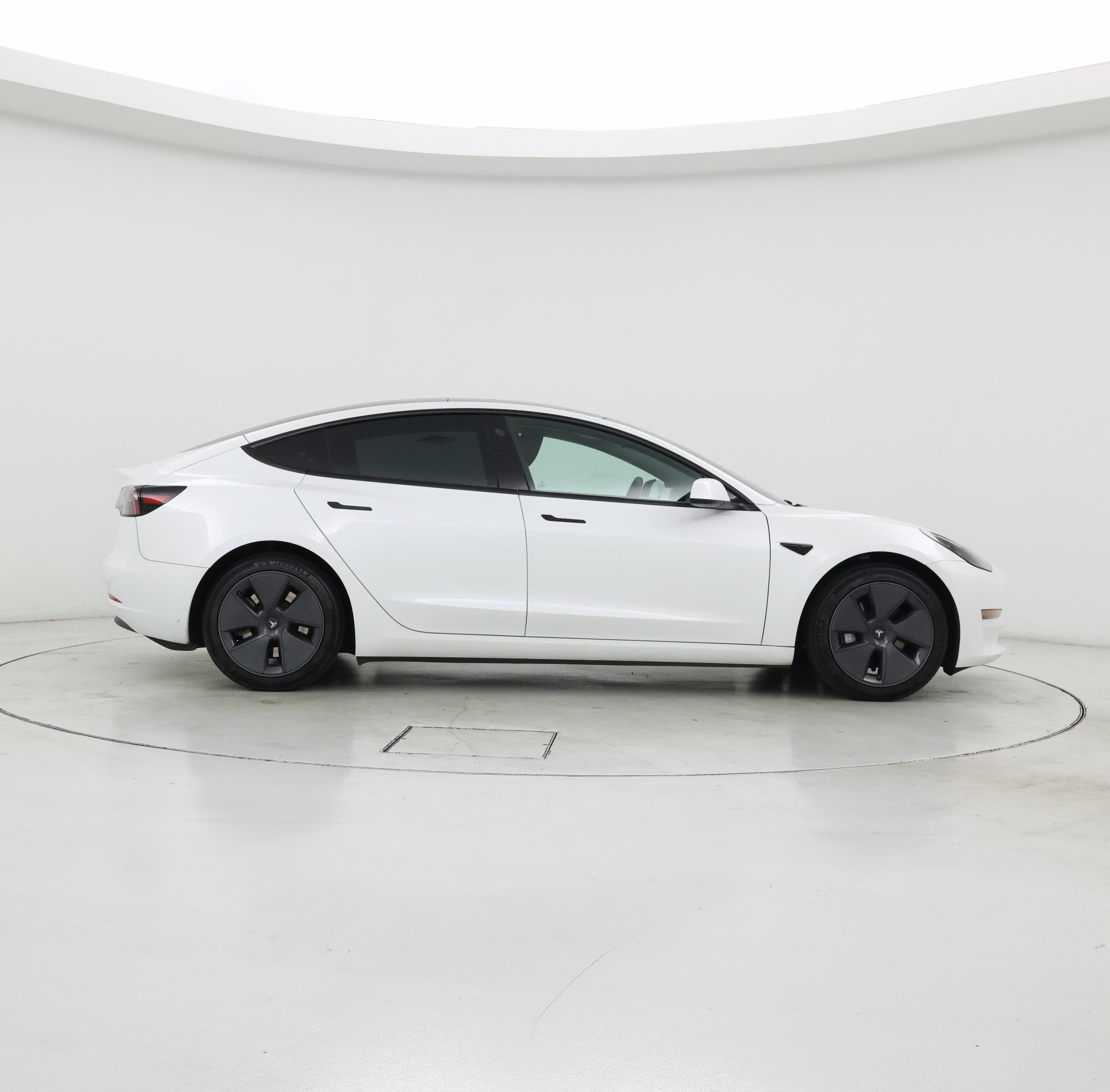 Thumbnail: 2023 Tesla Model 3 - 7