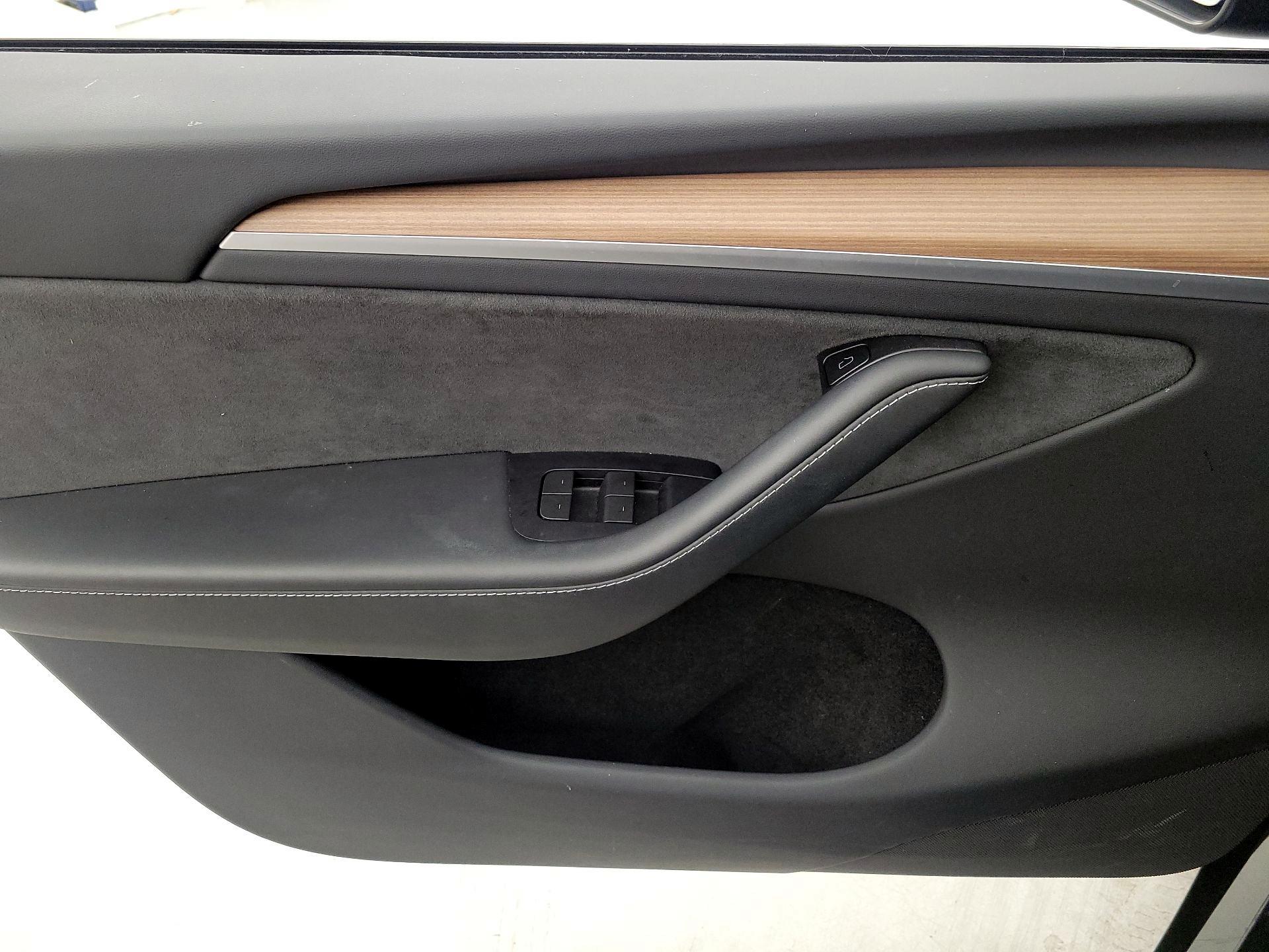 Thumbnail: 2023 Tesla Model Y - 12
