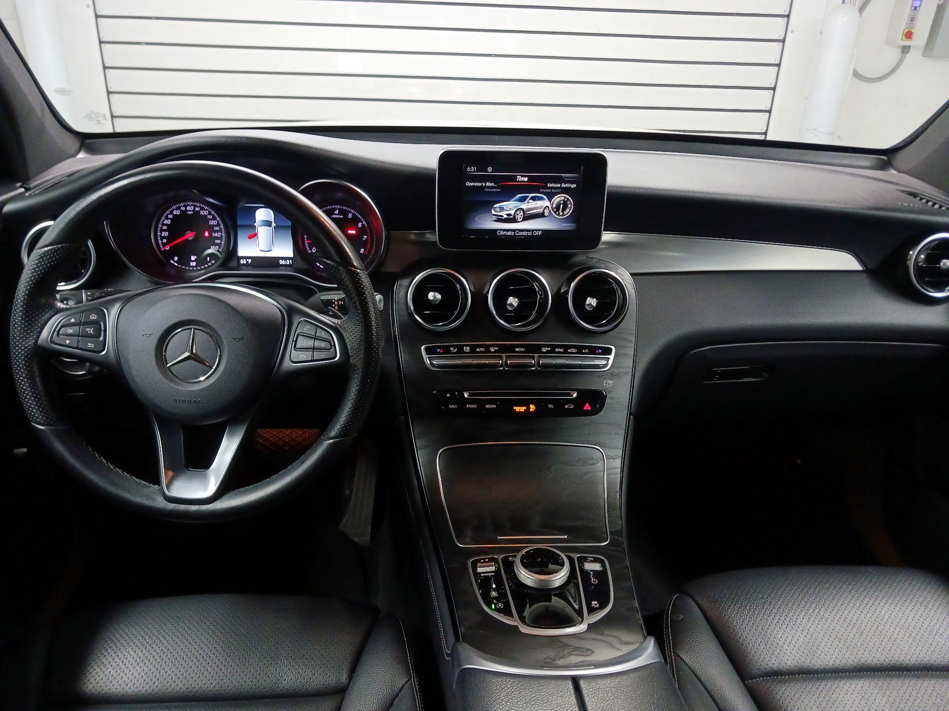 Thumbnail: 2019 Mercedes-Benz GLC - 9