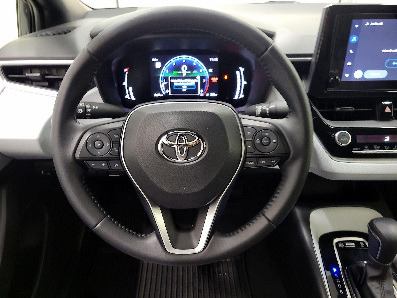 2026 Toyota Corolla SE - Photo 11
