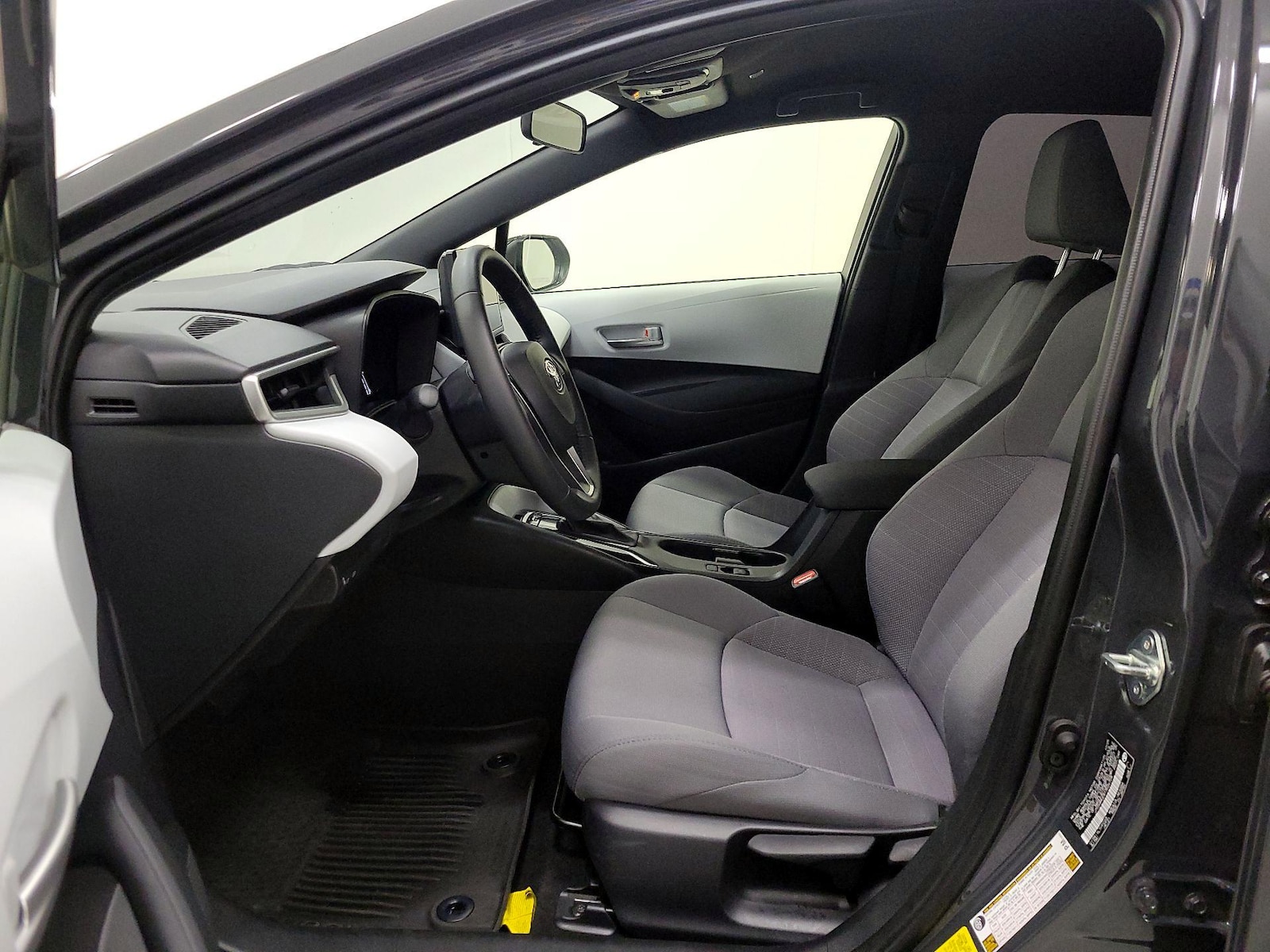 2026 Toyota Corolla SE - Photo 12