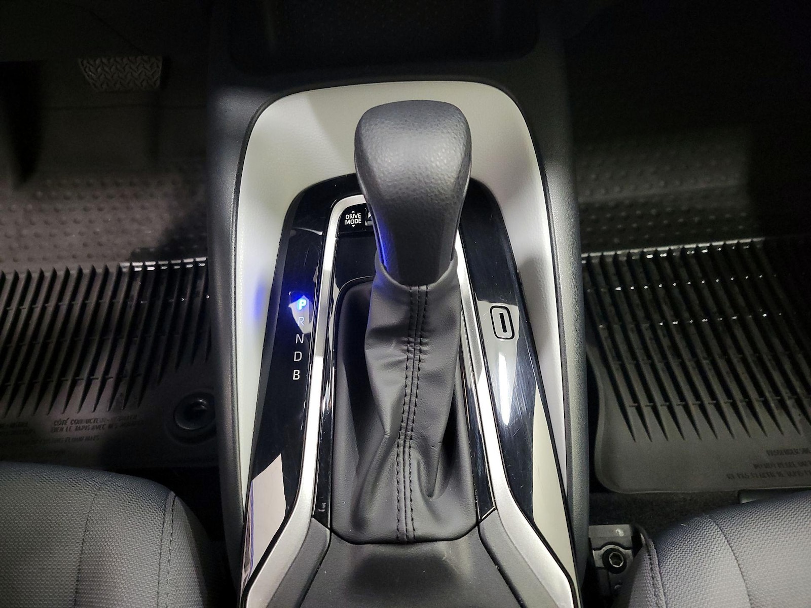 2026 Toyota Corolla SE - Photo 18