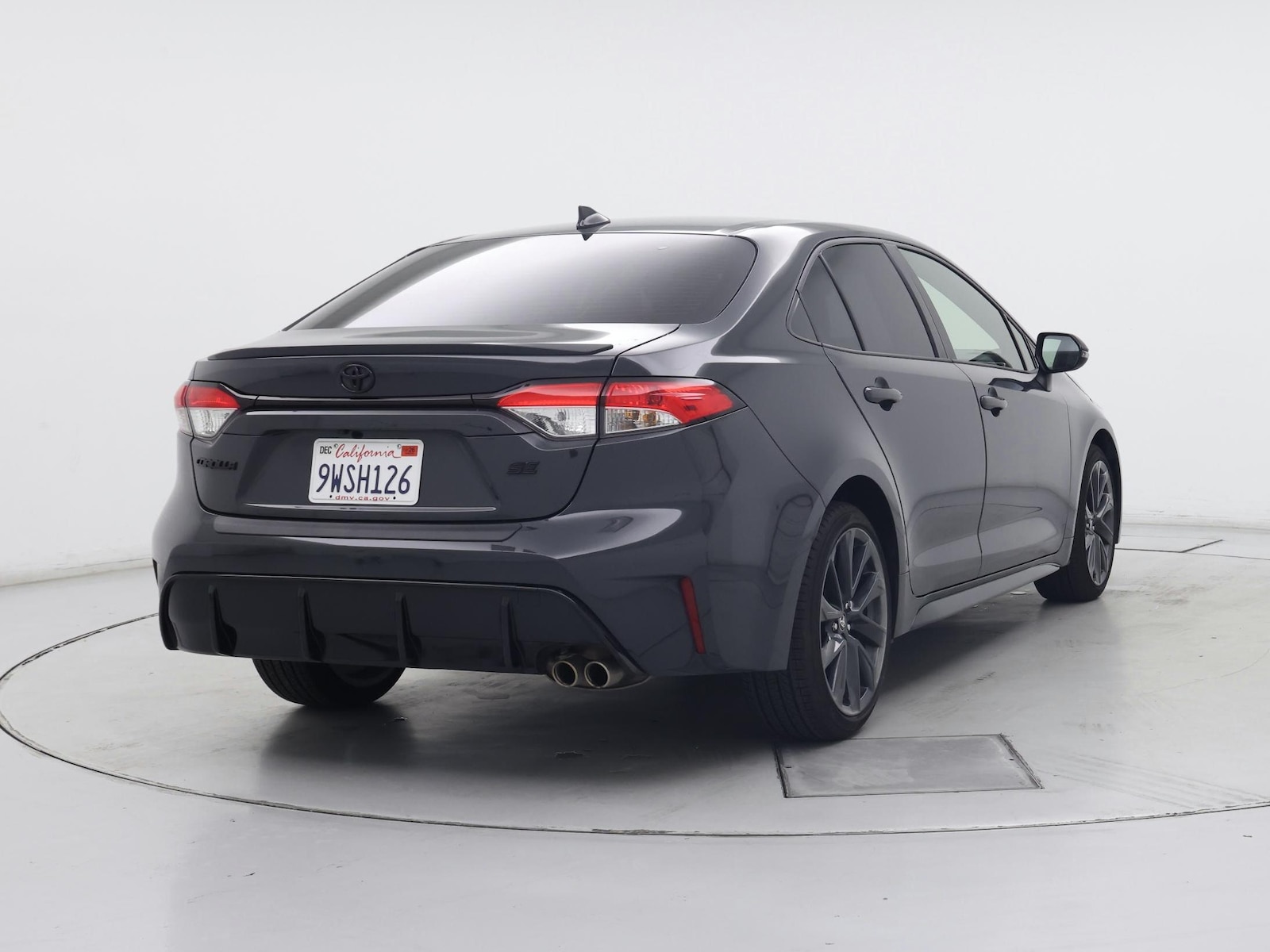 2026 Toyota Corolla SE - Photo 9