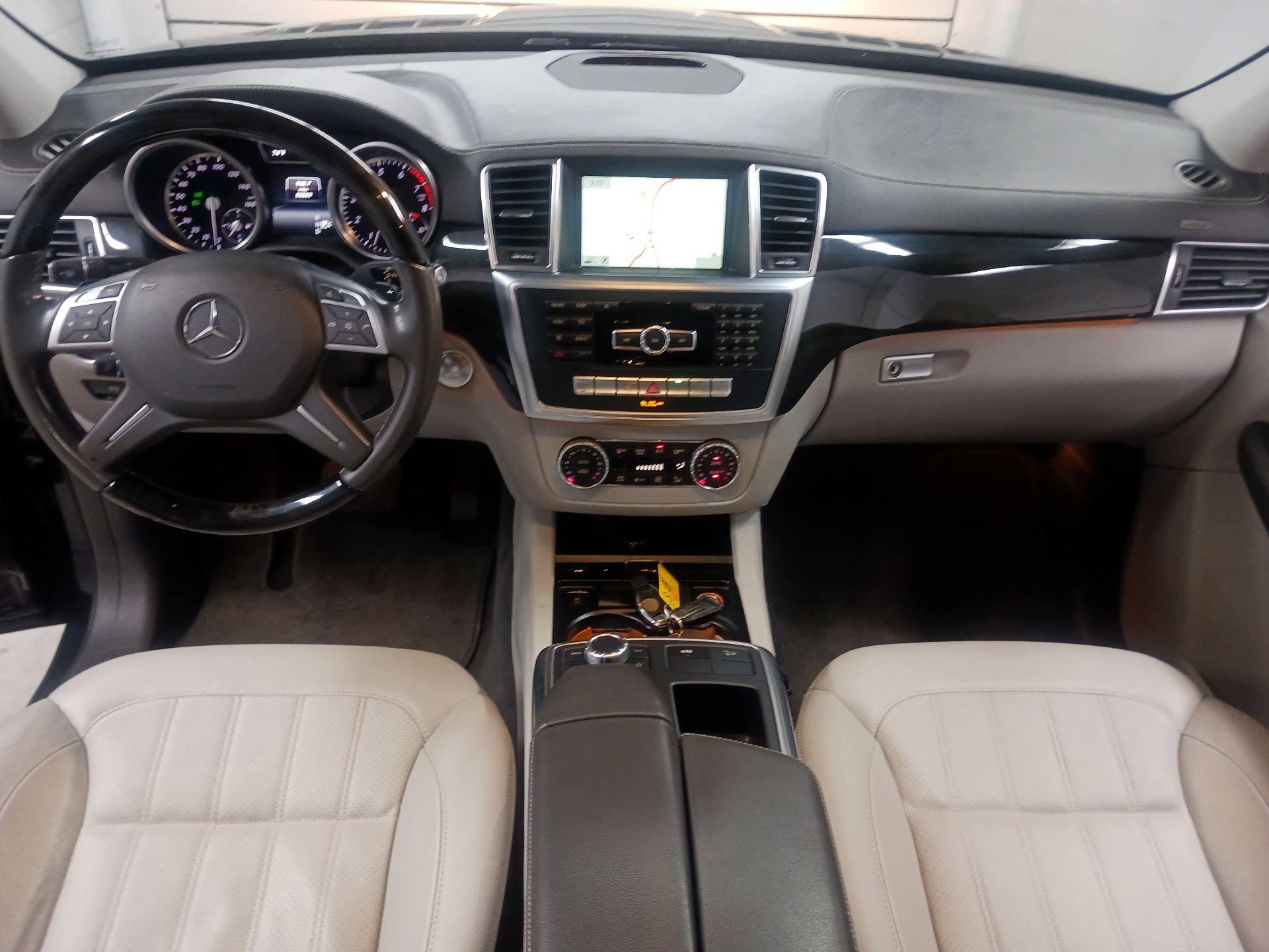 Thumbnail: 2016 Mercedes-Benz GL-Class - 9