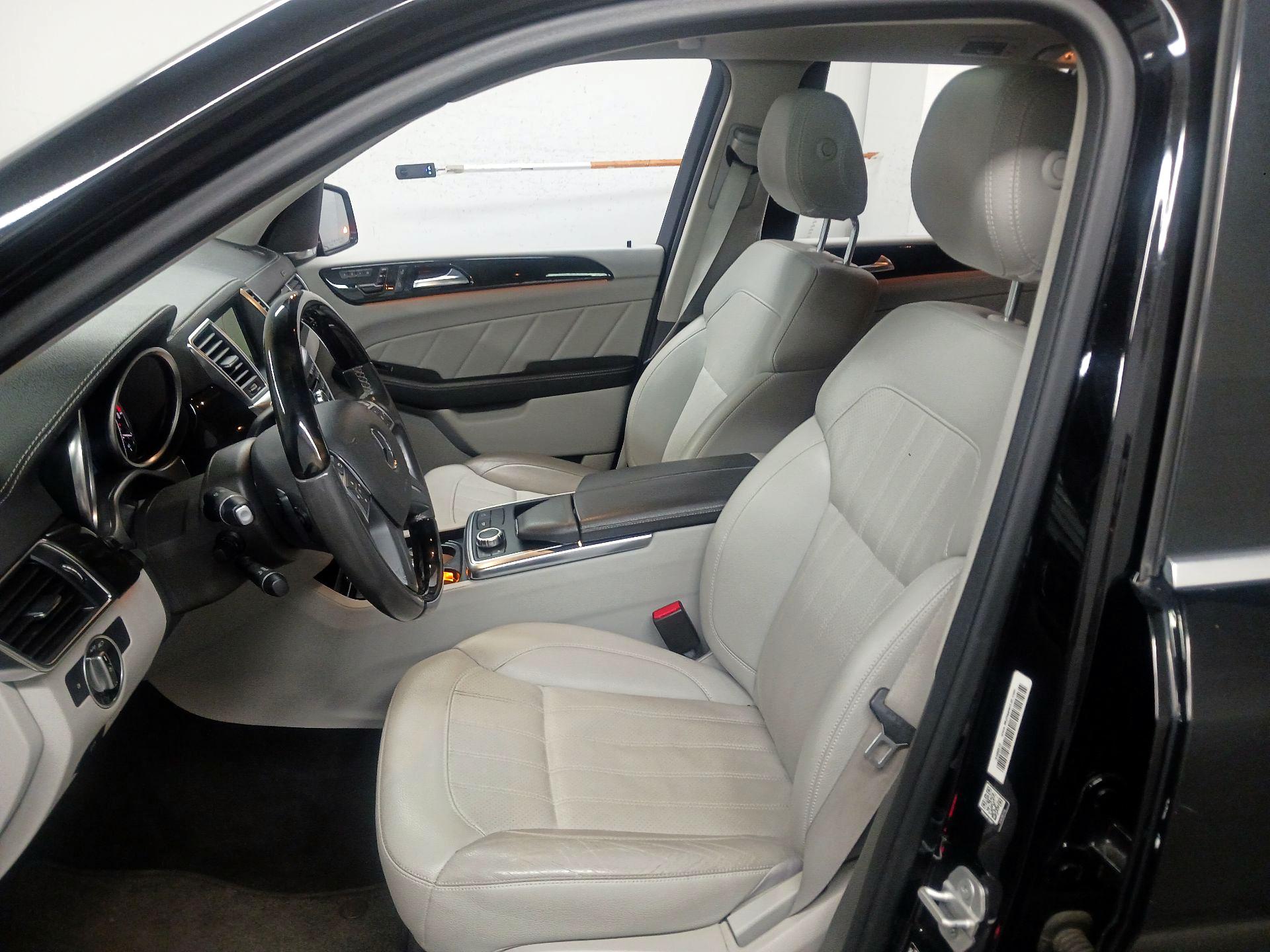 Thumbnail: 2016 Mercedes-Benz GL-Class - 11