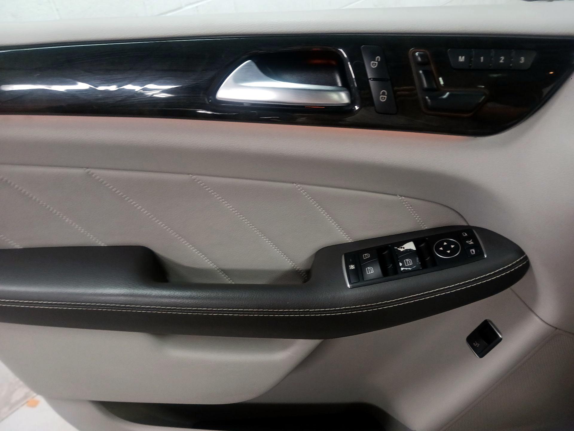 Thumbnail: 2016 Mercedes-Benz GL-Class - 12