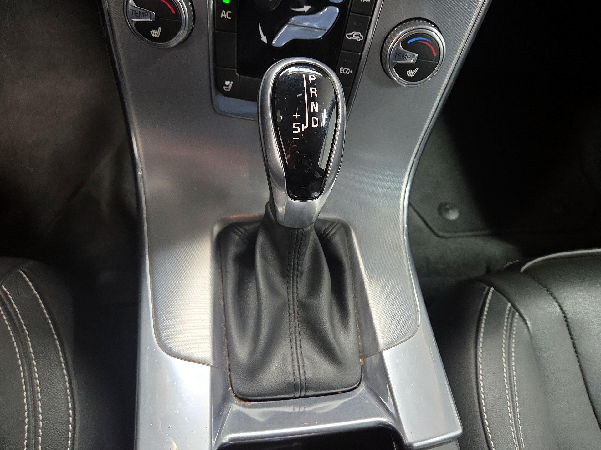 Thumbnail: 2017 Volvo S60 - 15