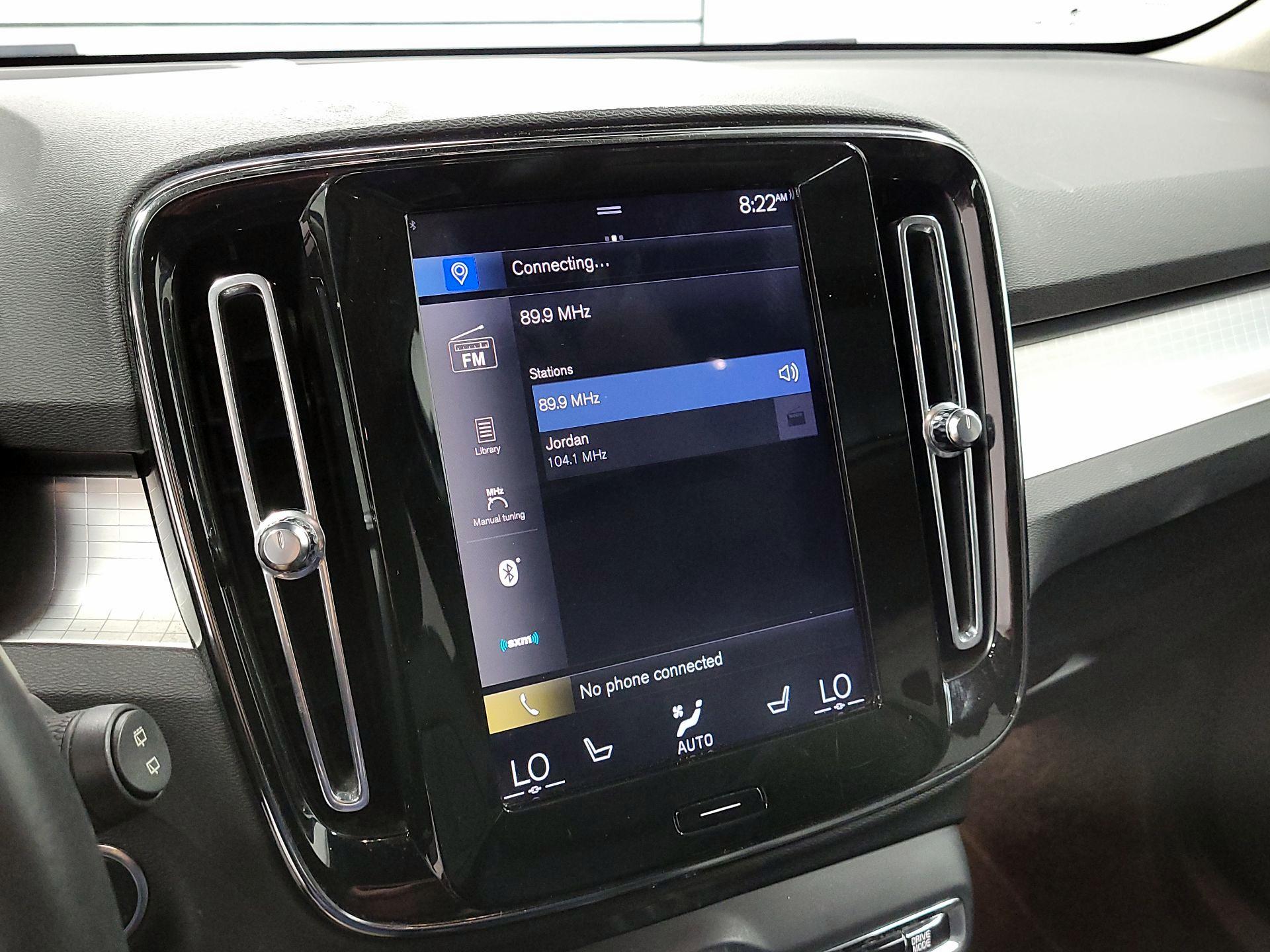 Thumbnail: 2019 Volvo XC40 - 15