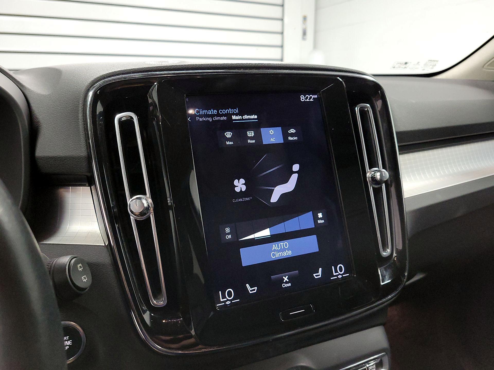 Thumbnail: 2019 Volvo XC40 - 16
