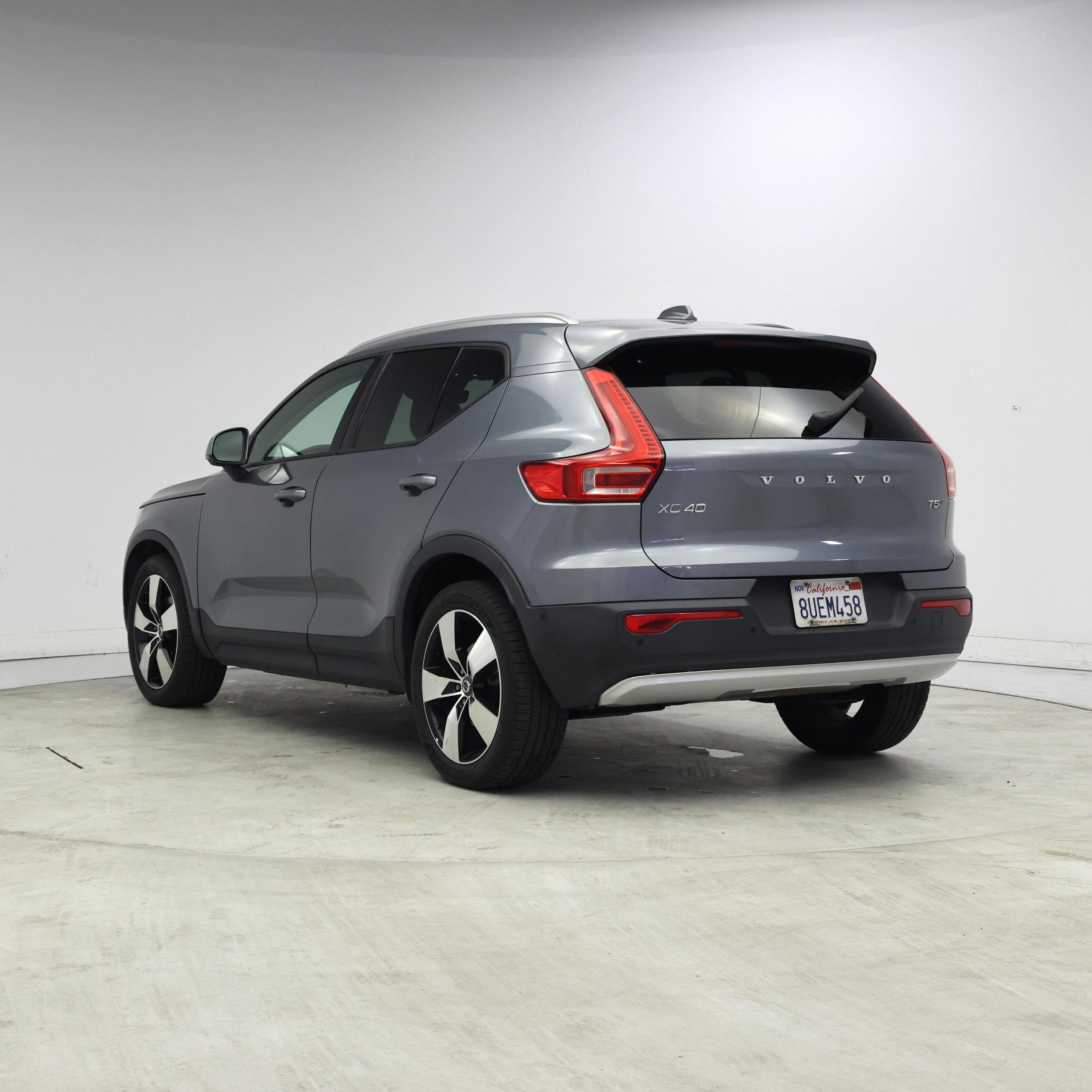 Thumbnail: 2019 Volvo XC40 - 2