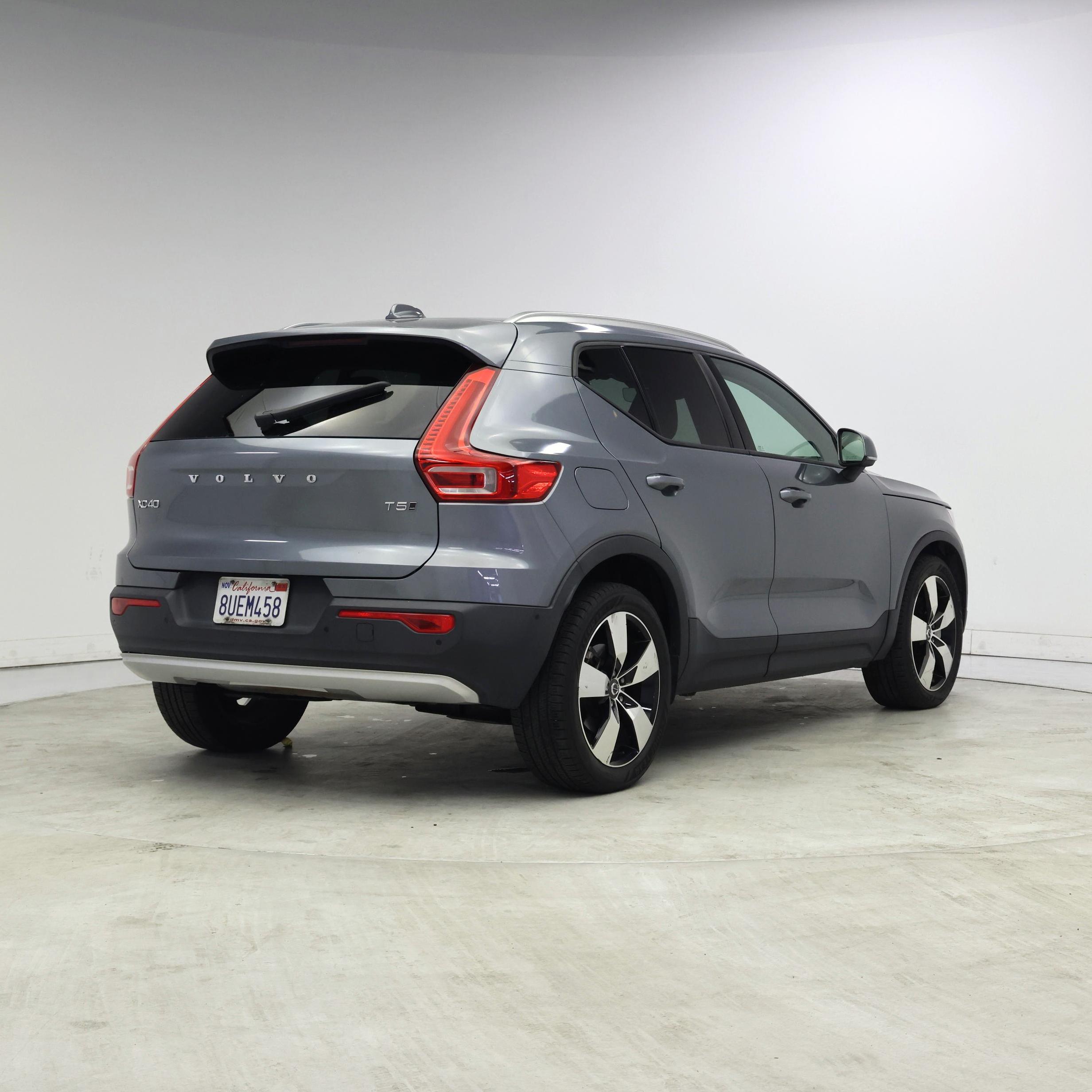 Thumbnail: 2019 Volvo XC40 - 8