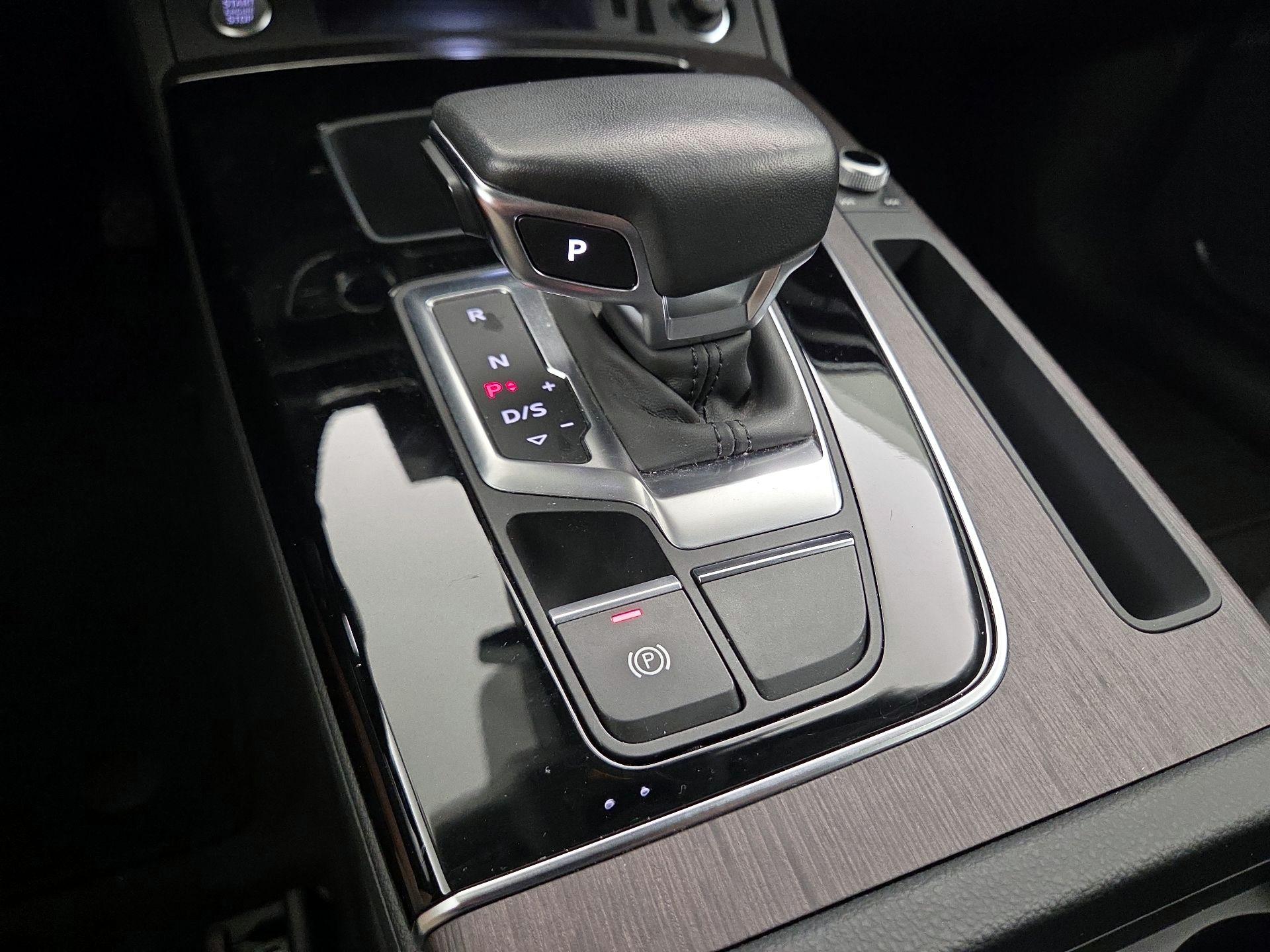 Thumbnail: 2023 Audi Q5 - 17
