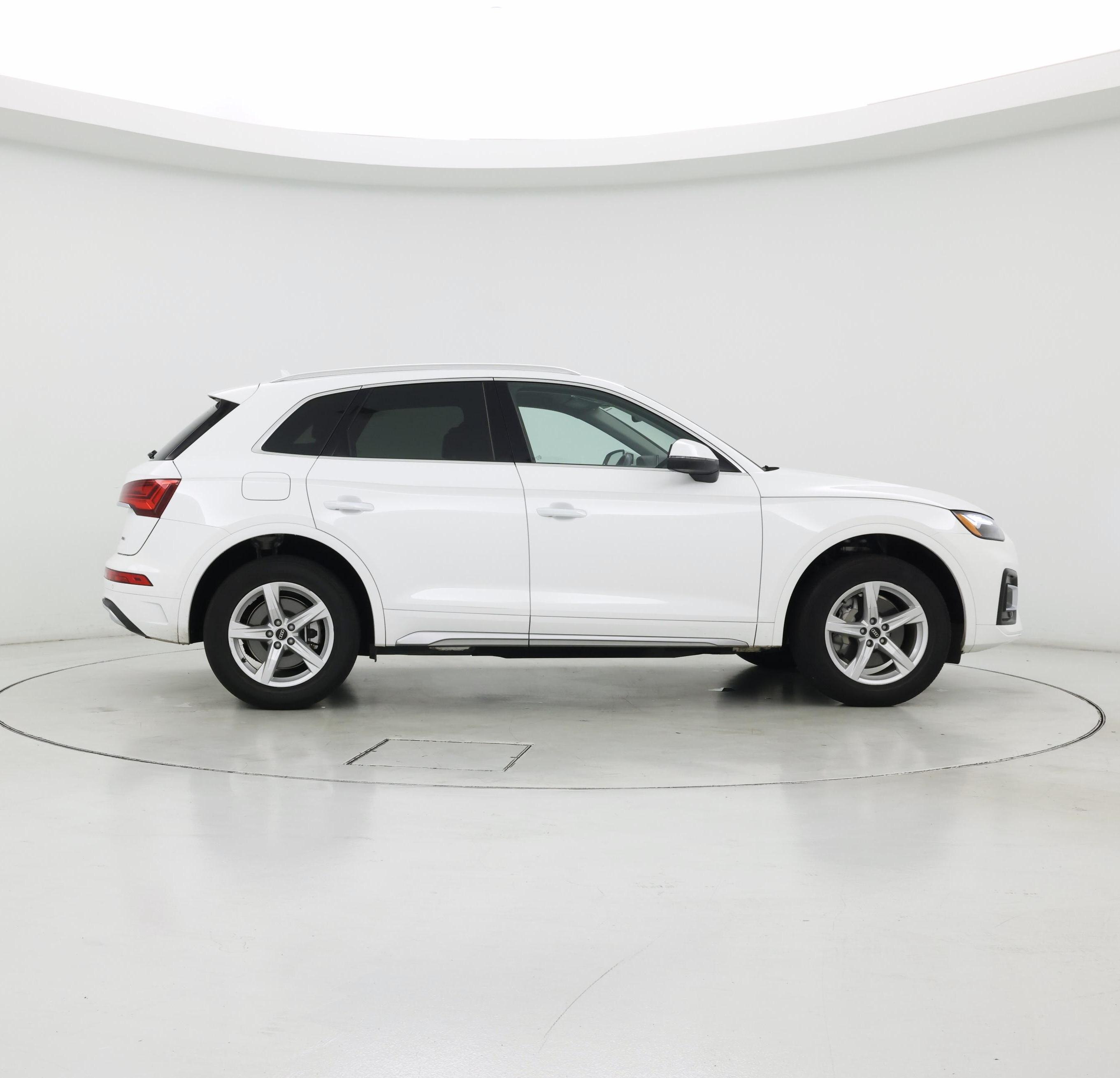 Thumbnail: 2023 Audi Q5 - 7