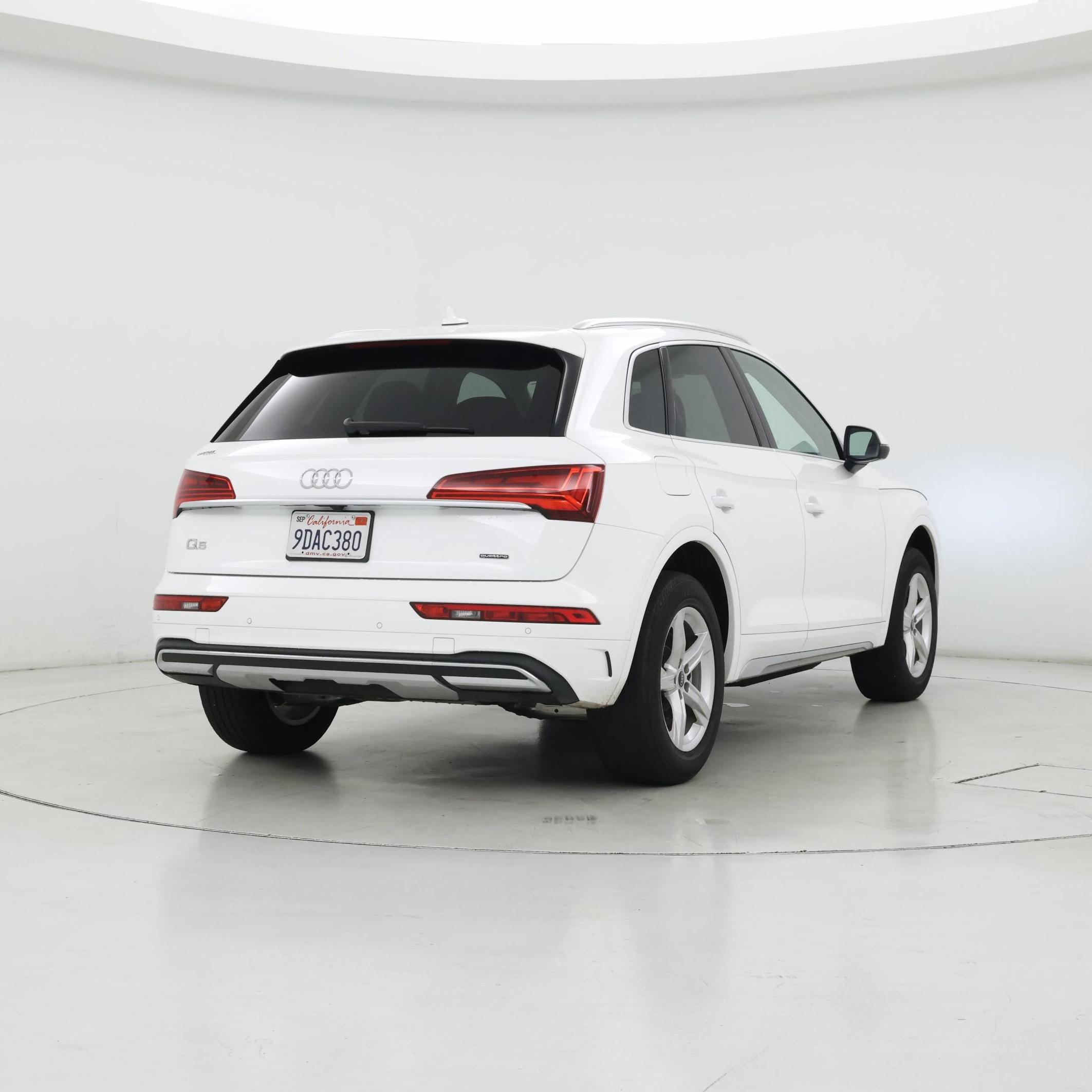 Thumbnail: 2023 Audi Q5 - 8
