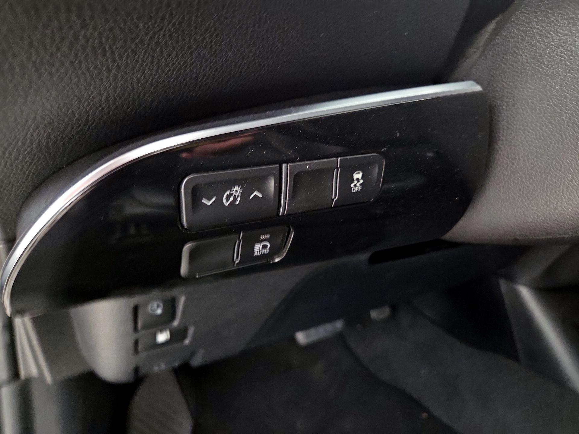 Thumbnail: 2021 Toyota Prius Prime - 13